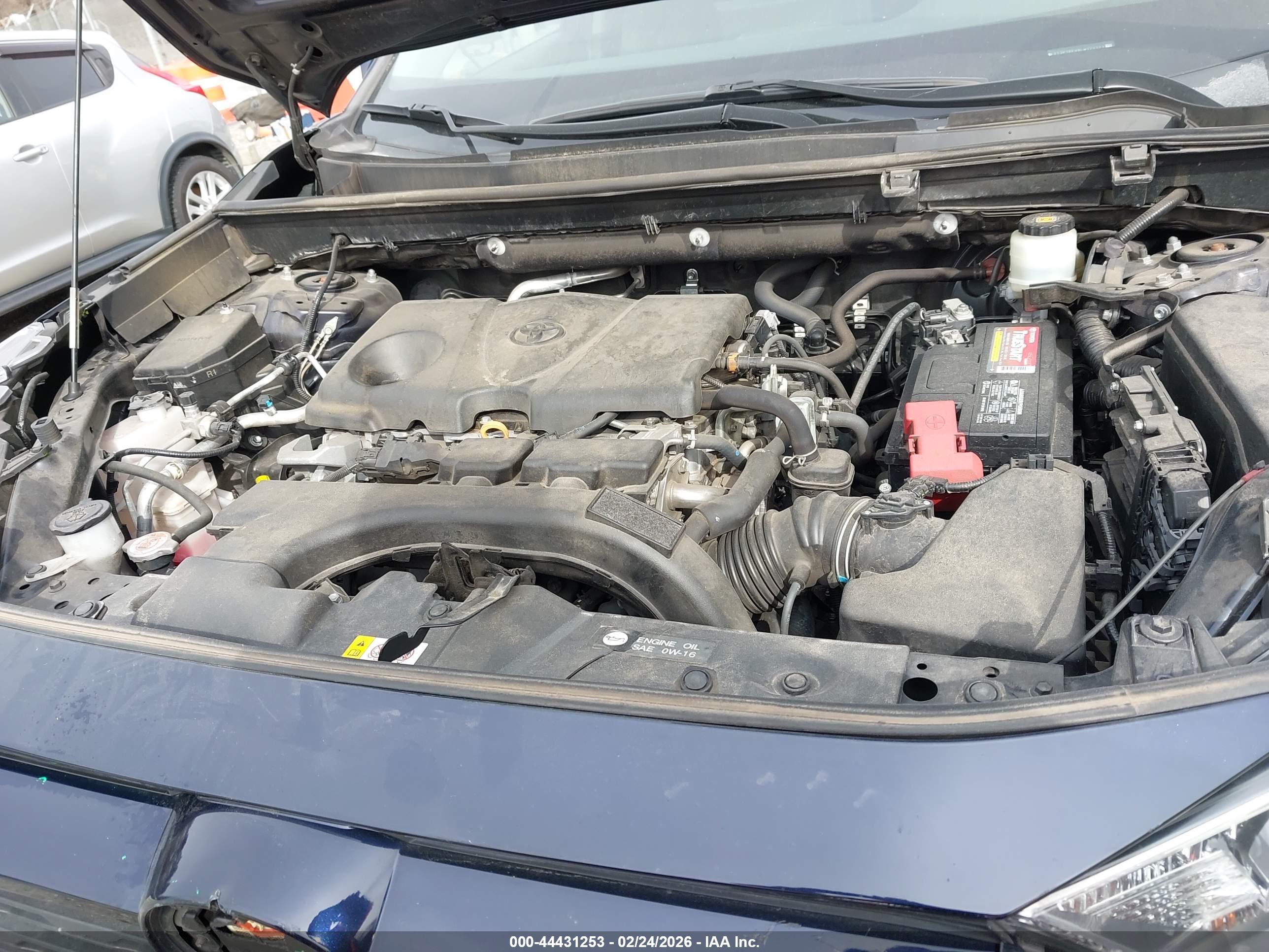TOYOTA RAV4 image 10