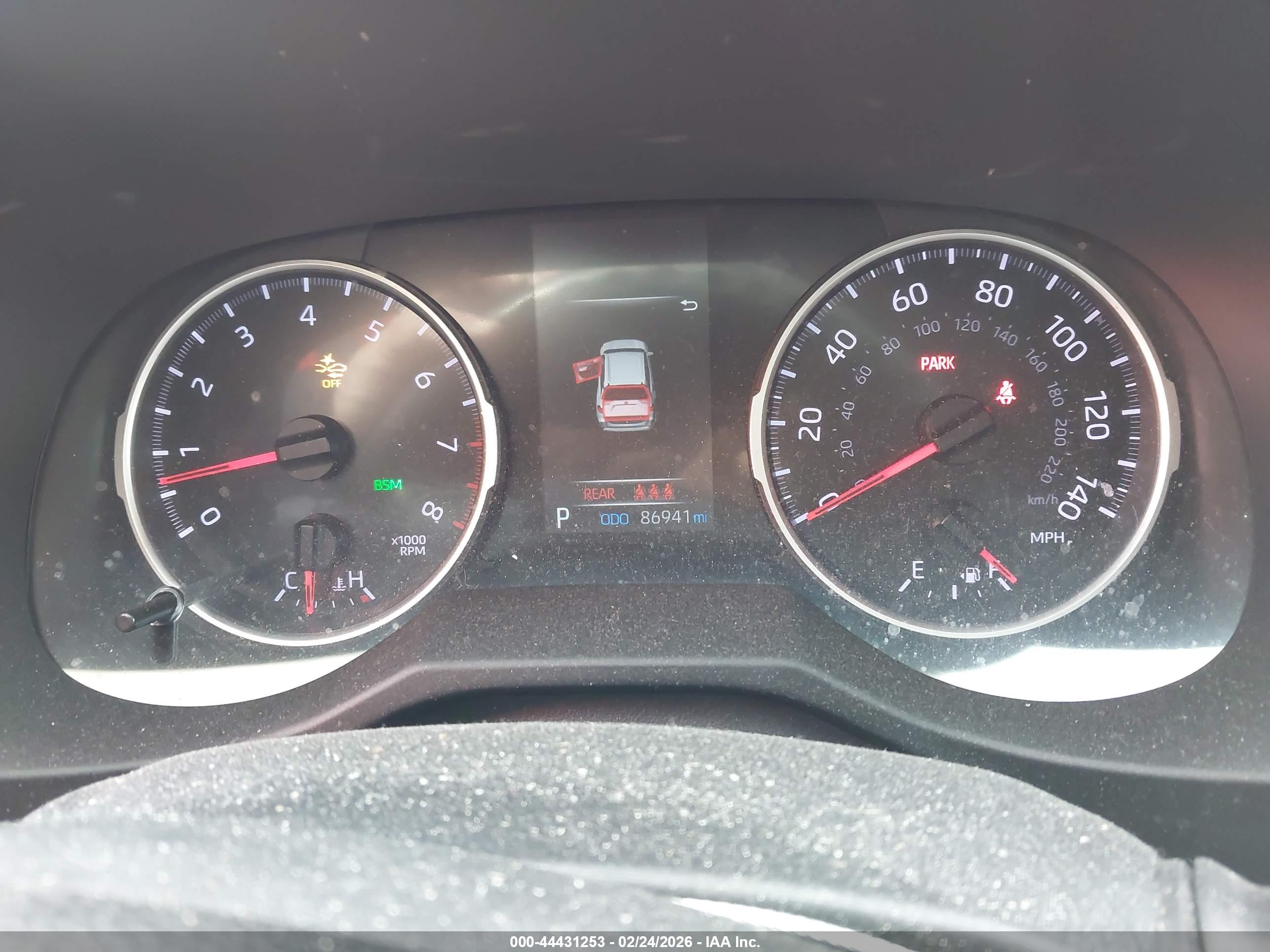 TOYOTA RAV4 image 7
