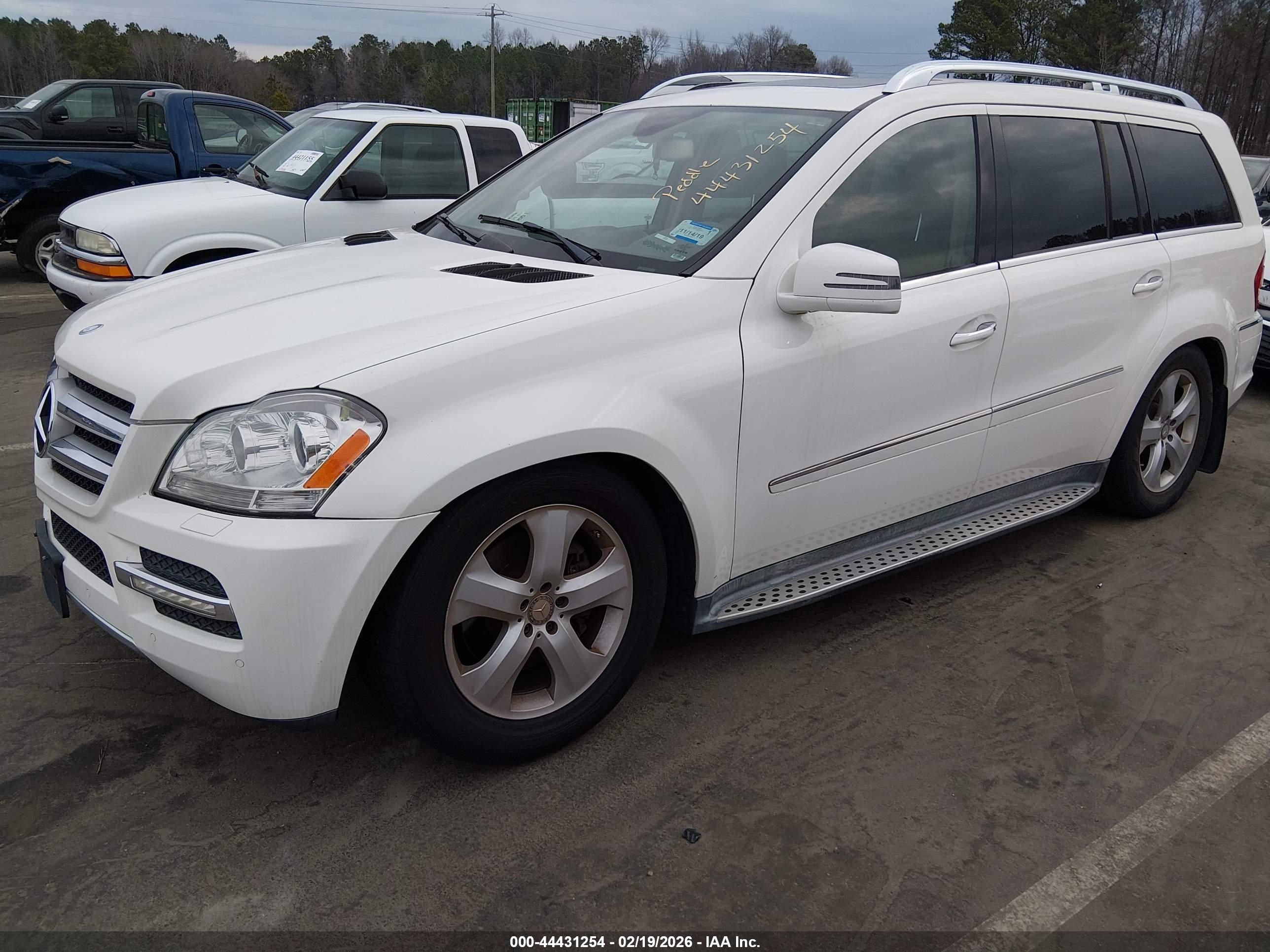 MERCEDES-BENZ GL image 2