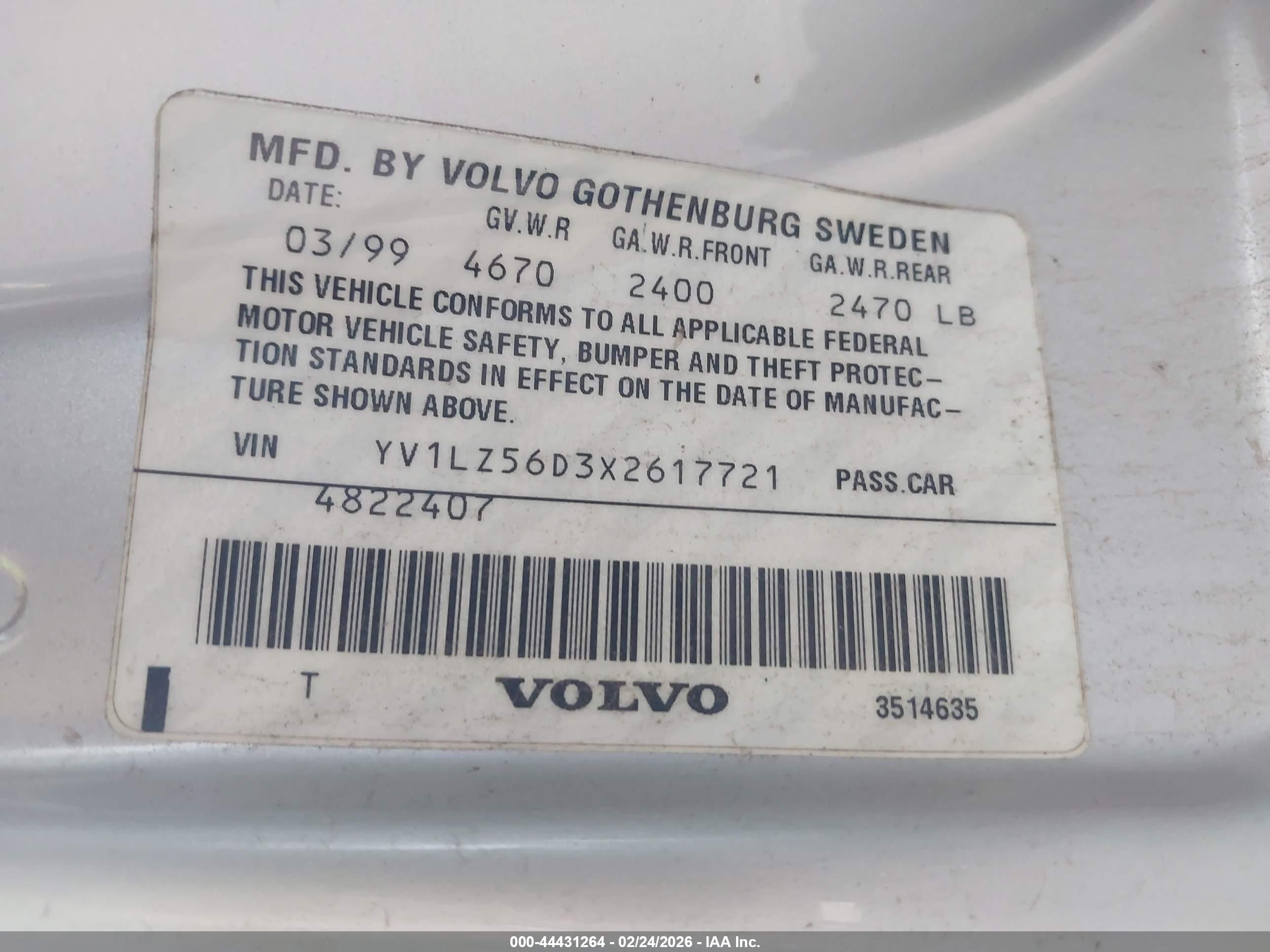 VOLVO V70 image 9