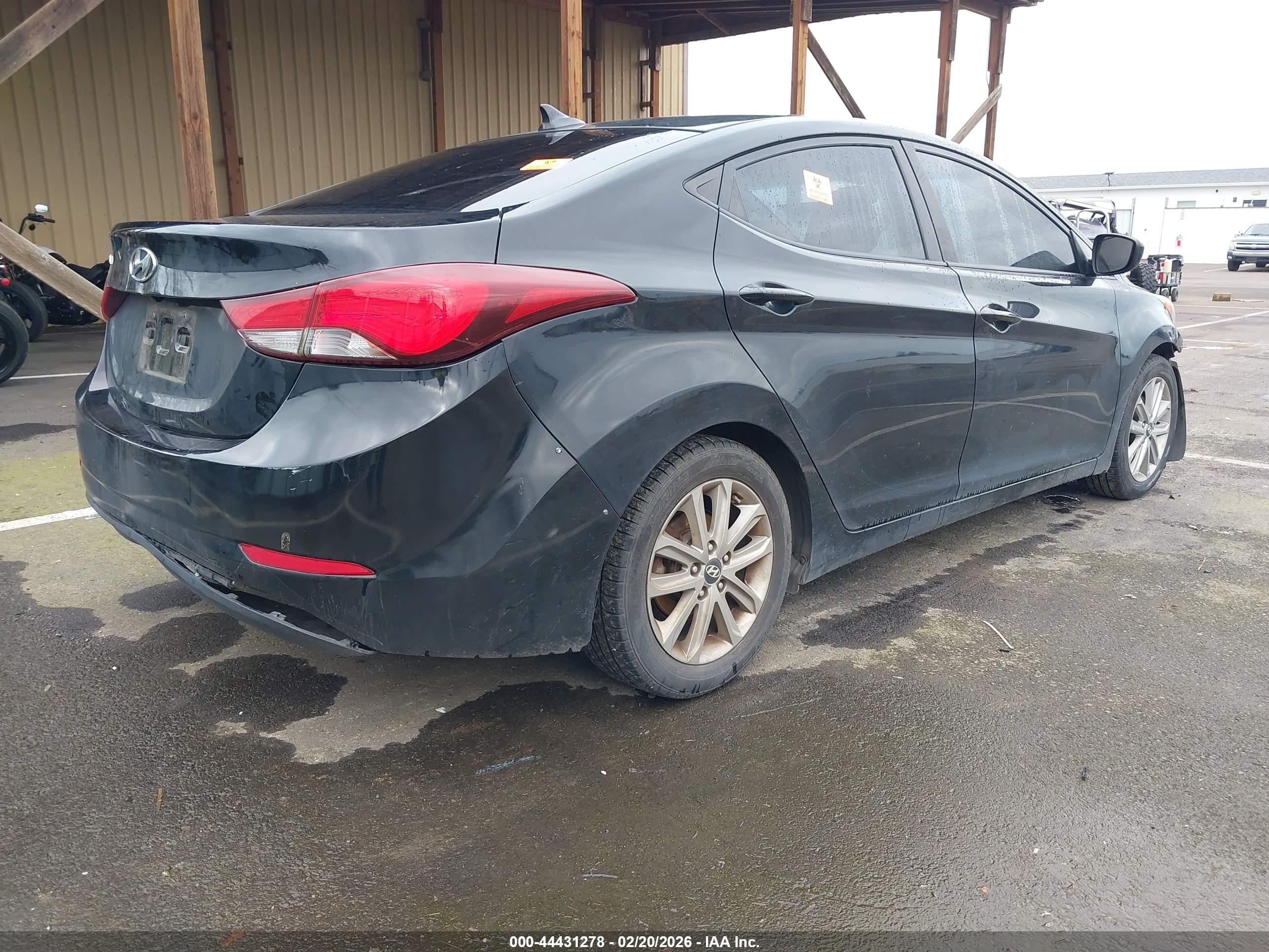 HYUNDAI ELANTRA image 4