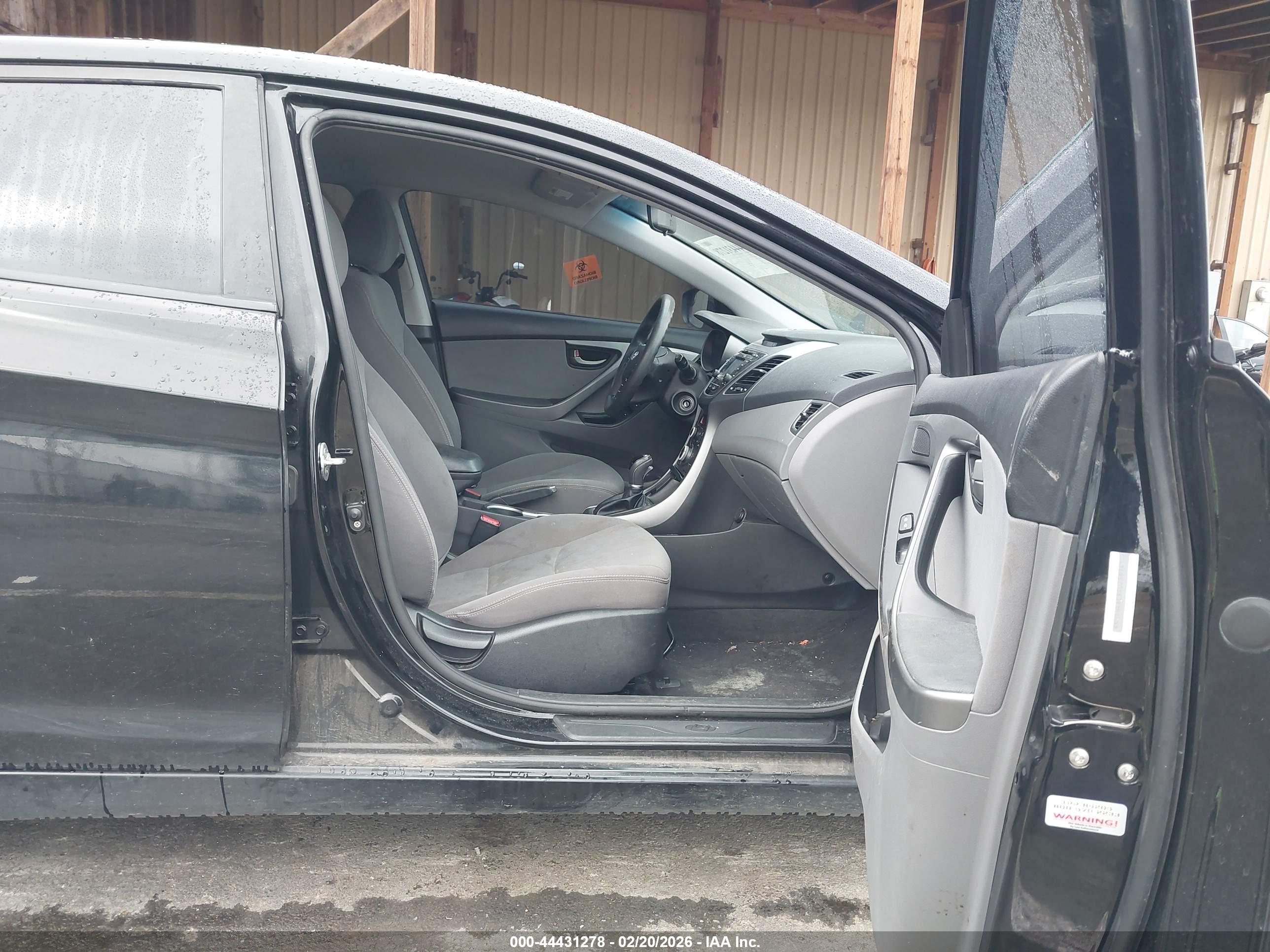 HYUNDAI ELANTRA image 5