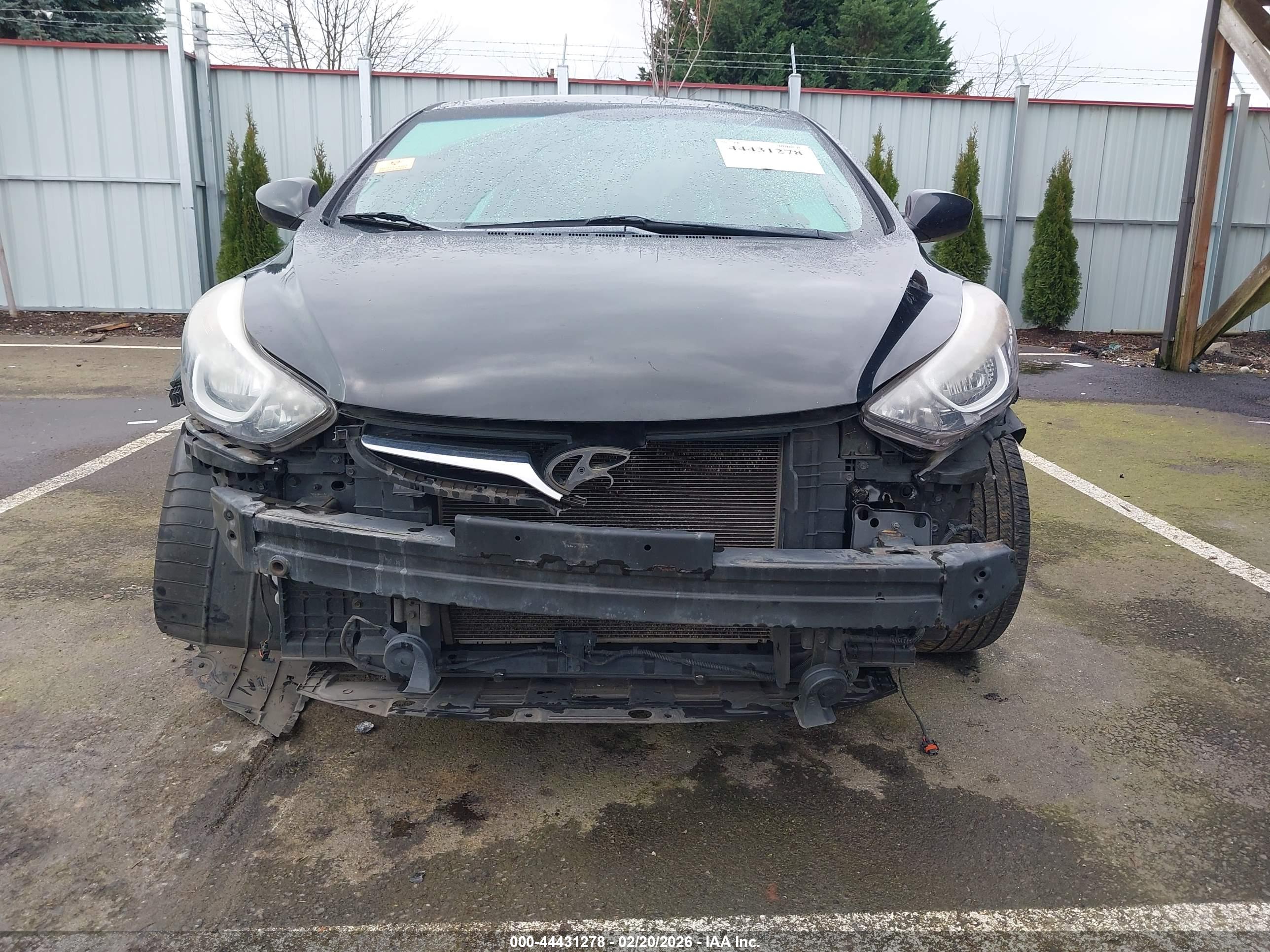 HYUNDAI ELANTRA image 6