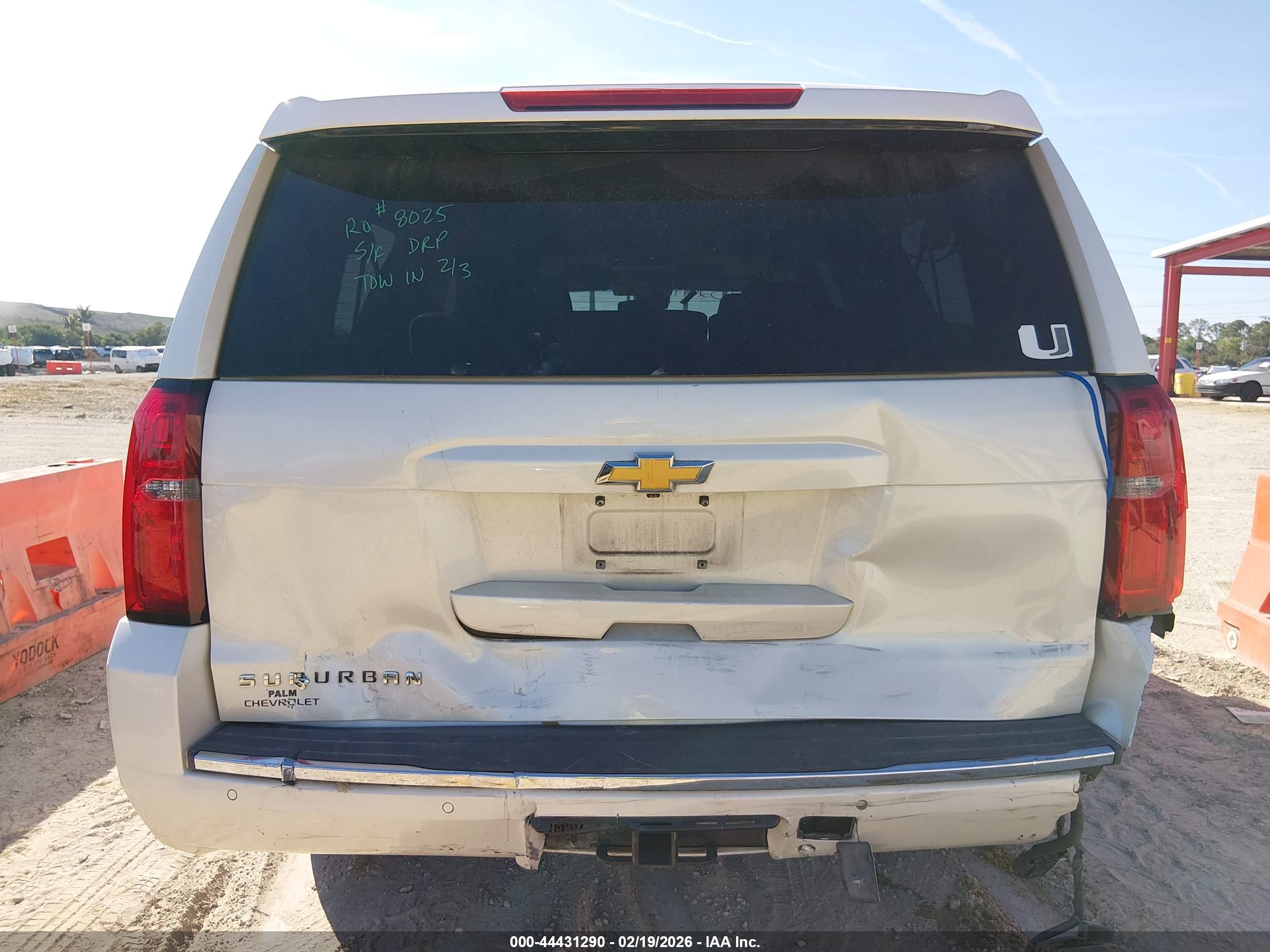 CHEVROLET SUBURBAN image 6