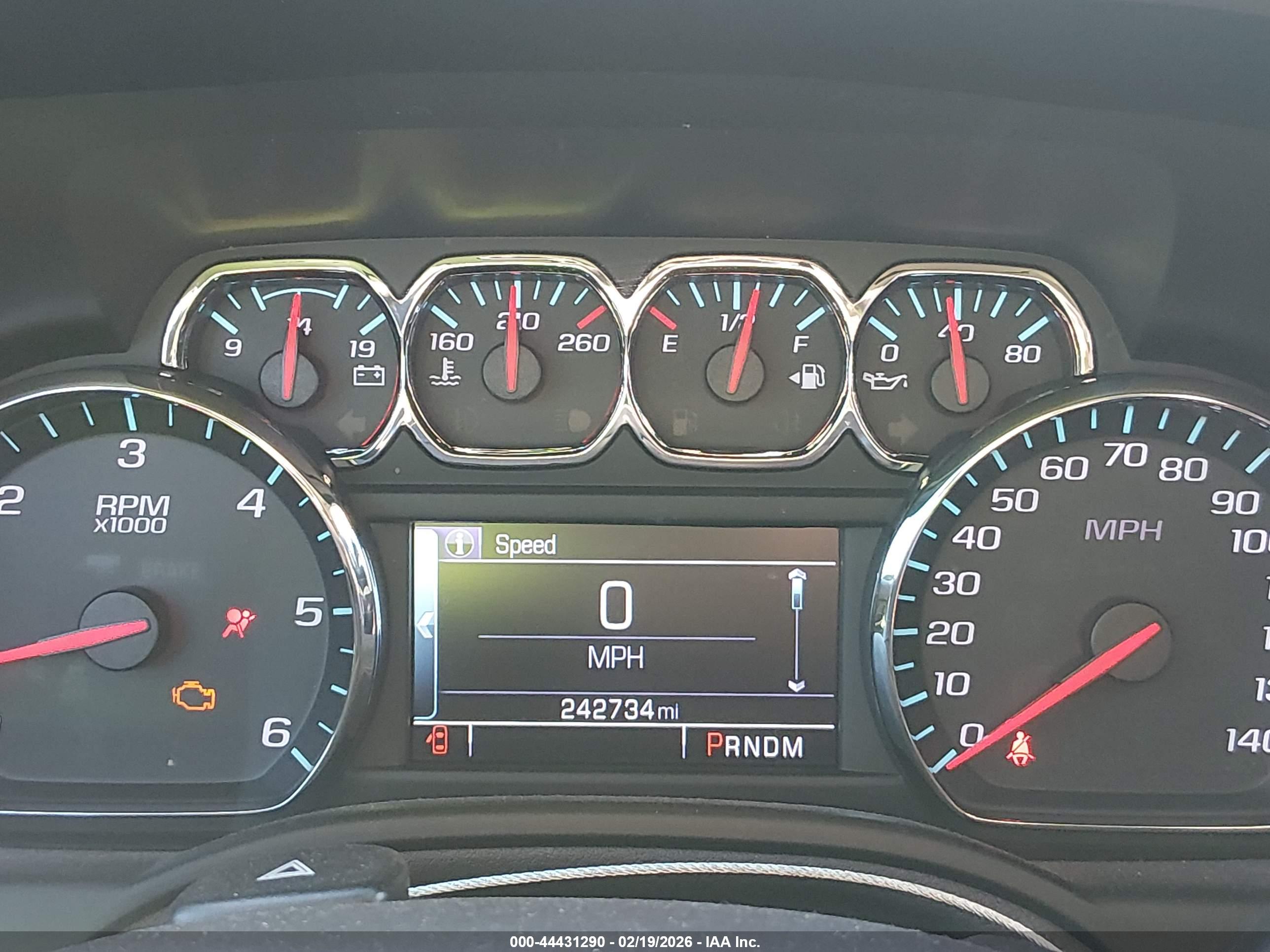 CHEVROLET SUBURBAN image 7