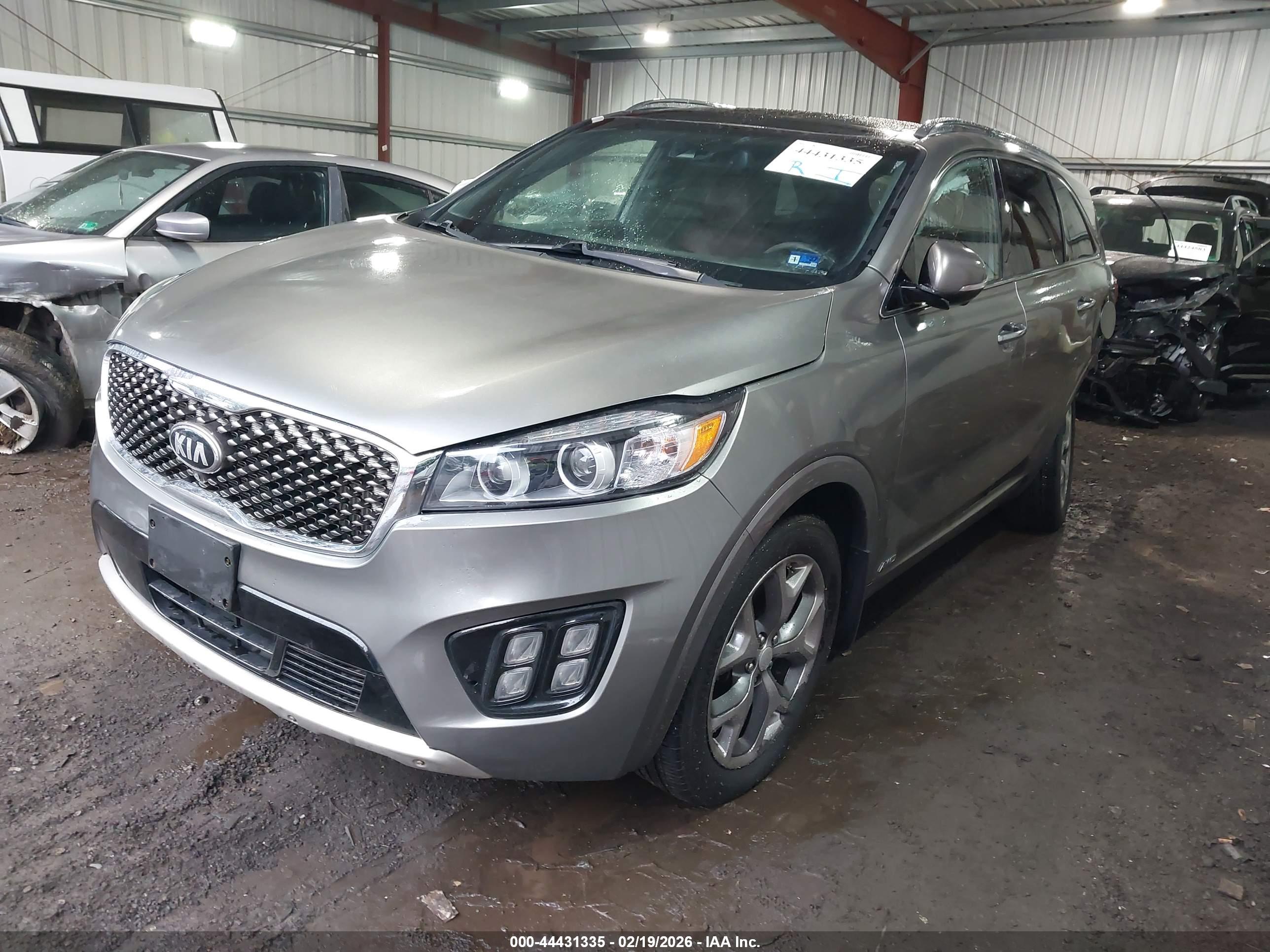KIA SORENTO image 2