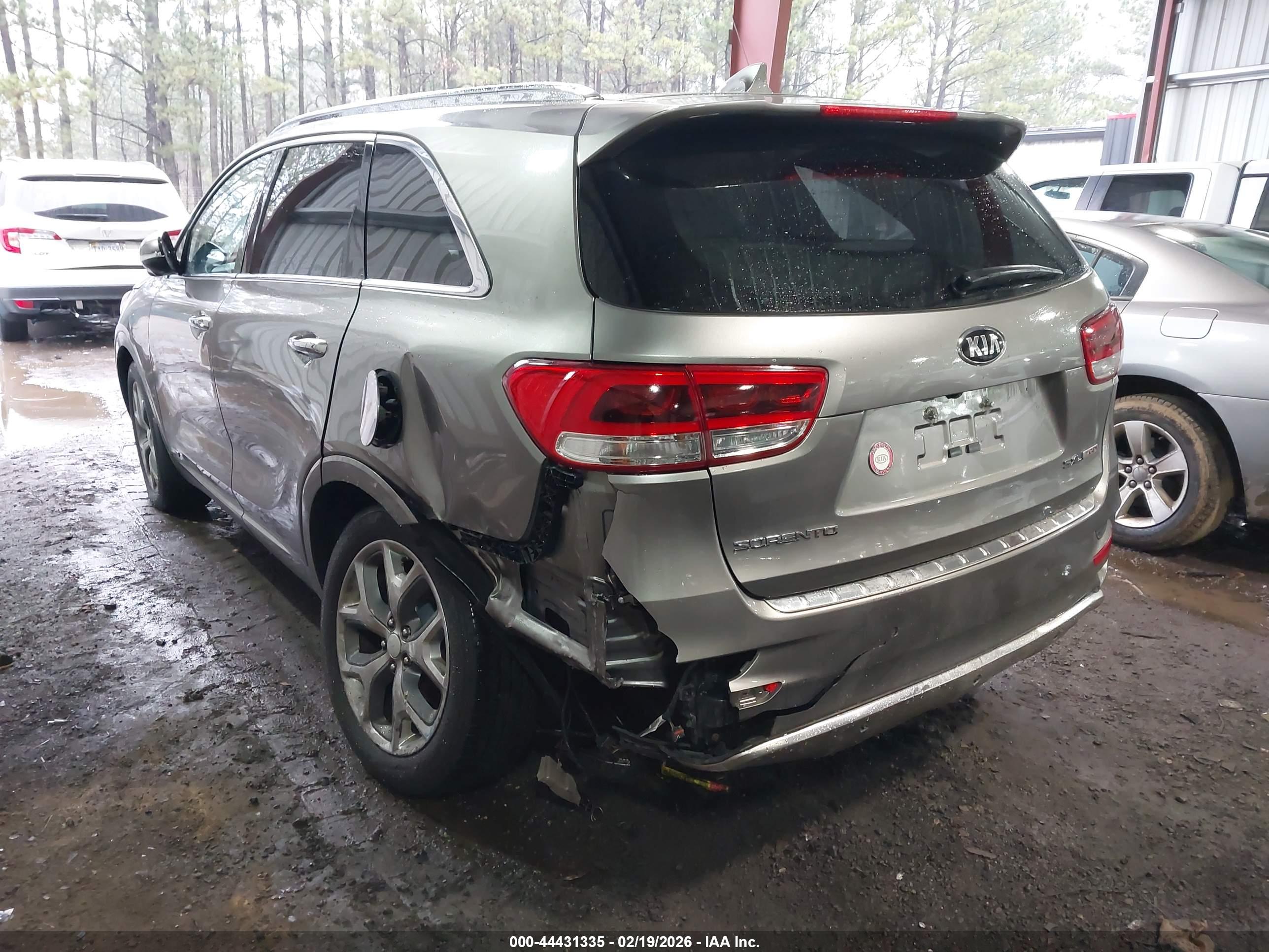 KIA SORENTO image 3
