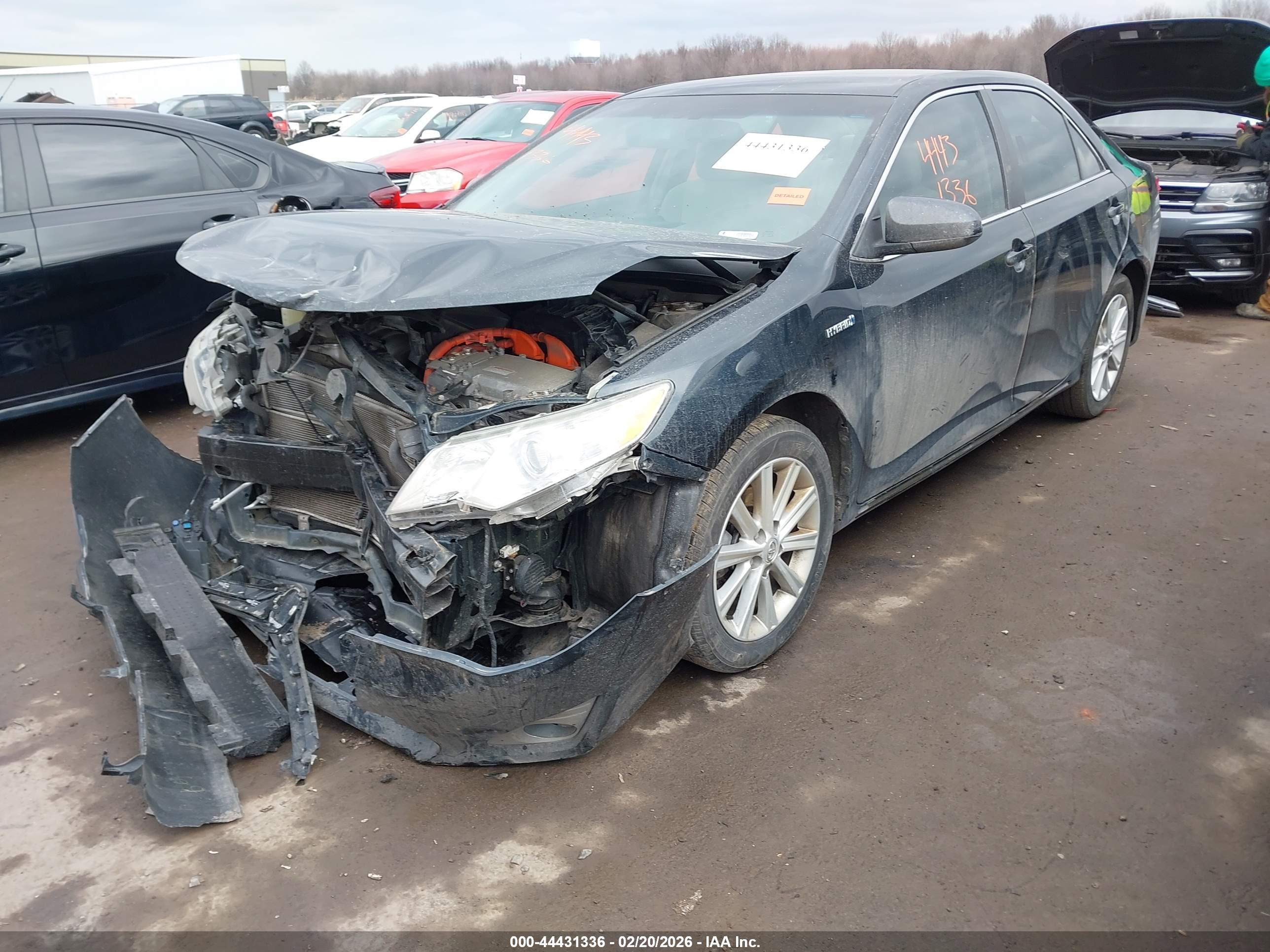 TOYOTA CAMRY image 2