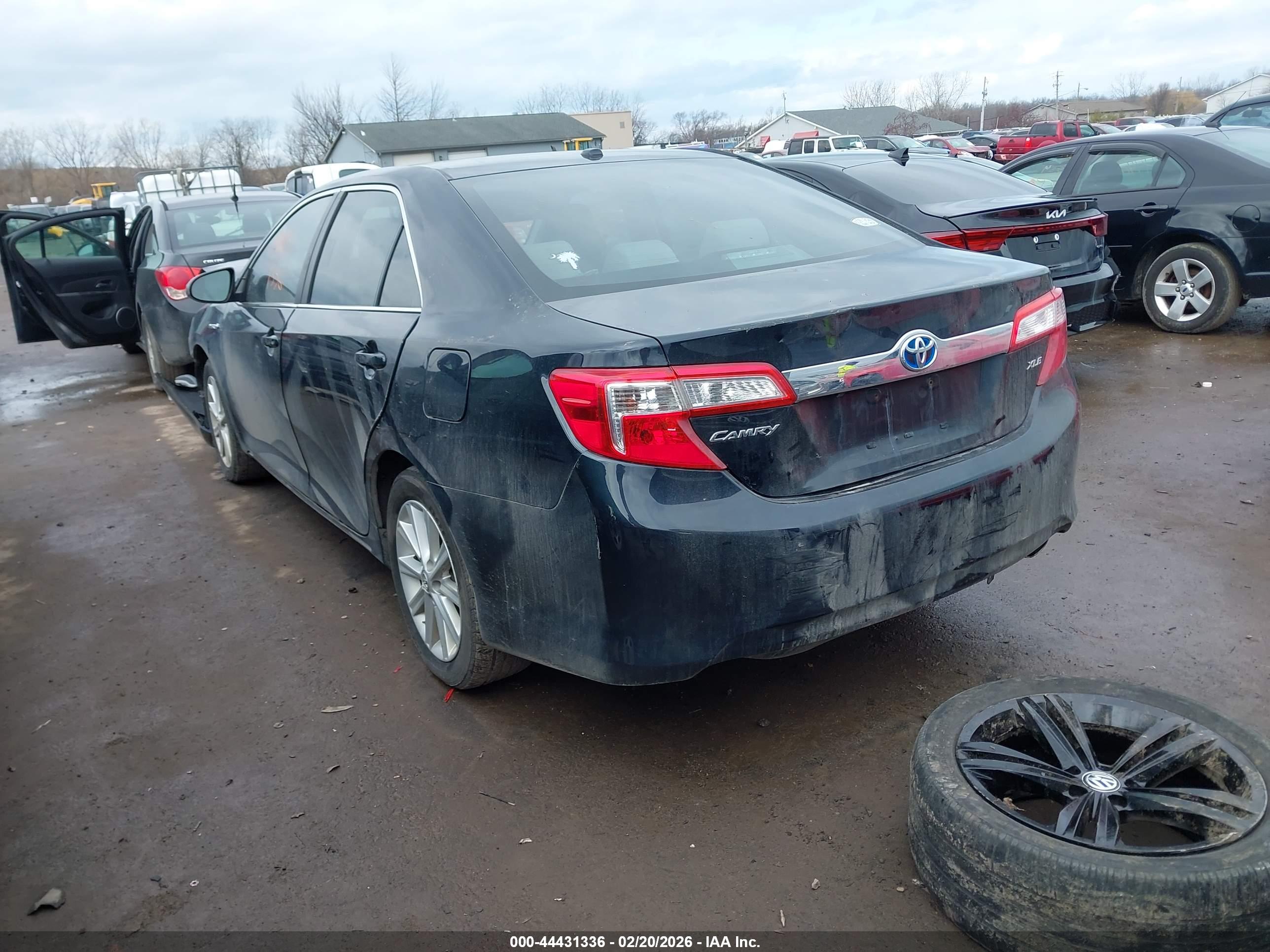 TOYOTA CAMRY image 3