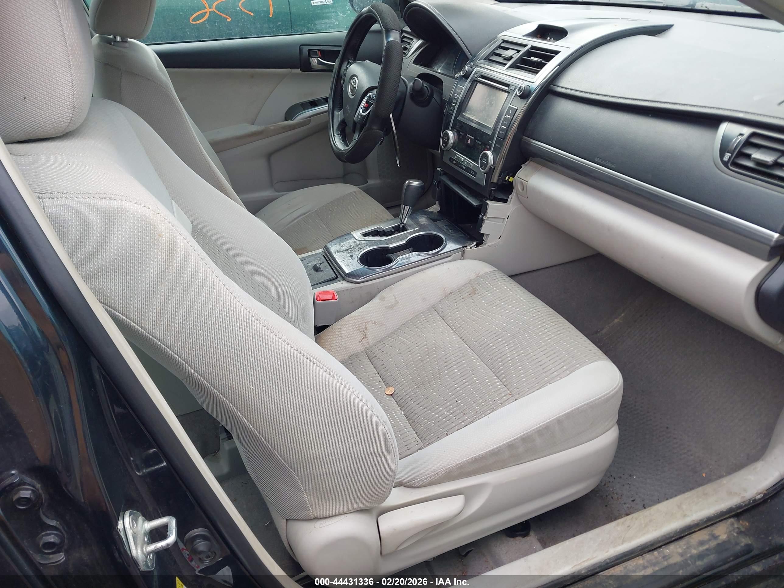 TOYOTA CAMRY image 5
