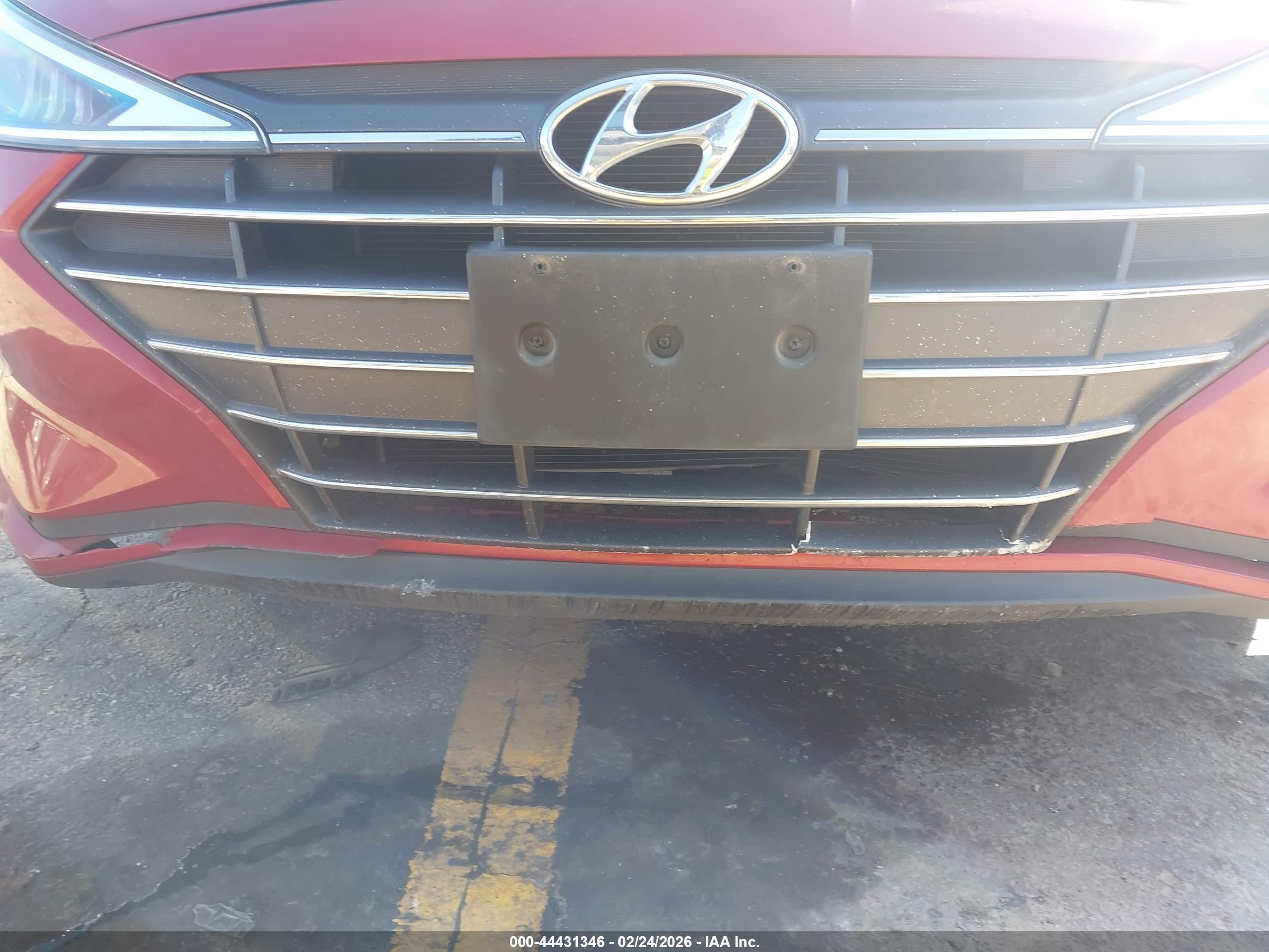 HYUNDAI ELANTRA image 6