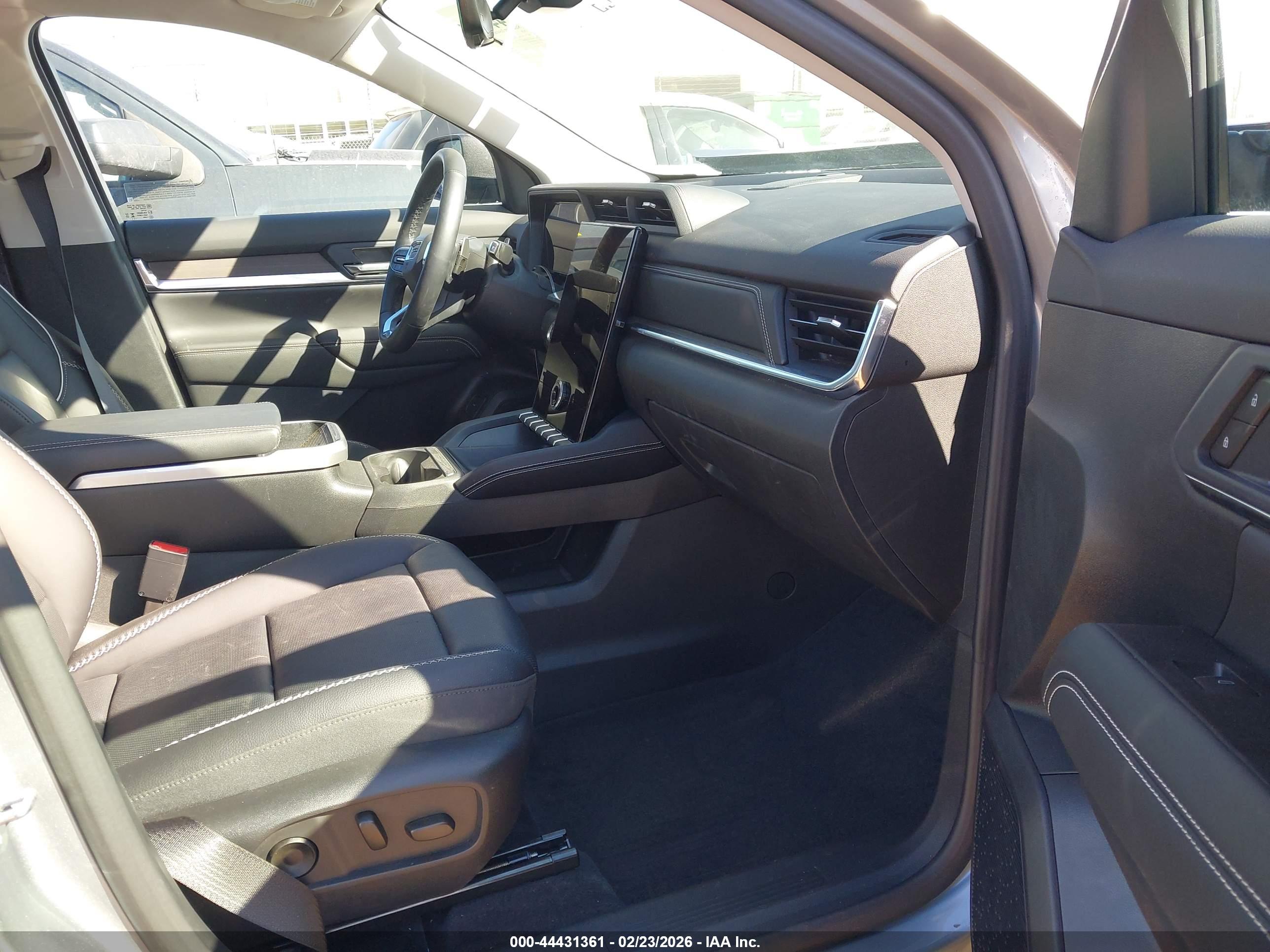 GMC TERRAIN image 5