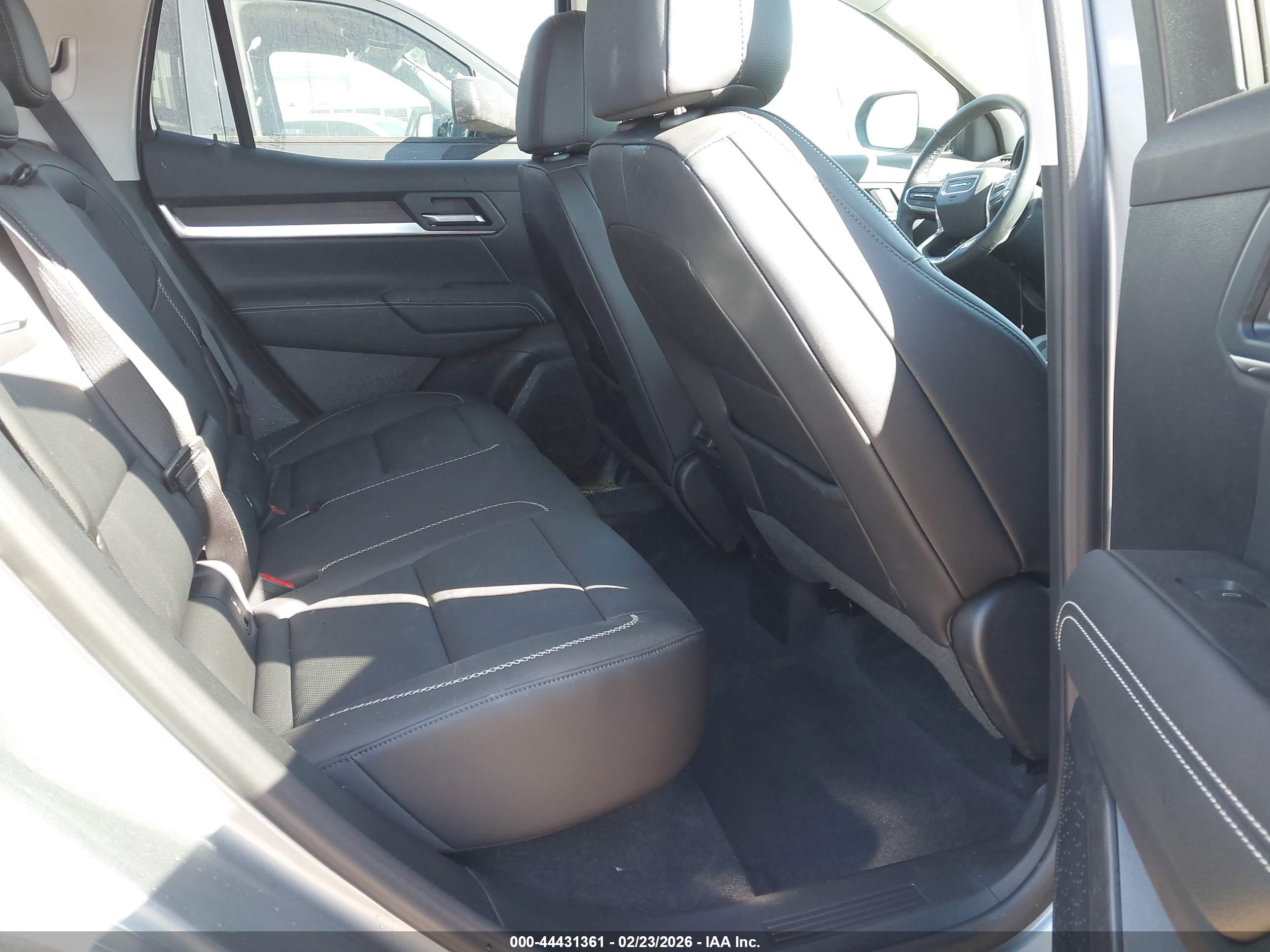 GMC TERRAIN image 8