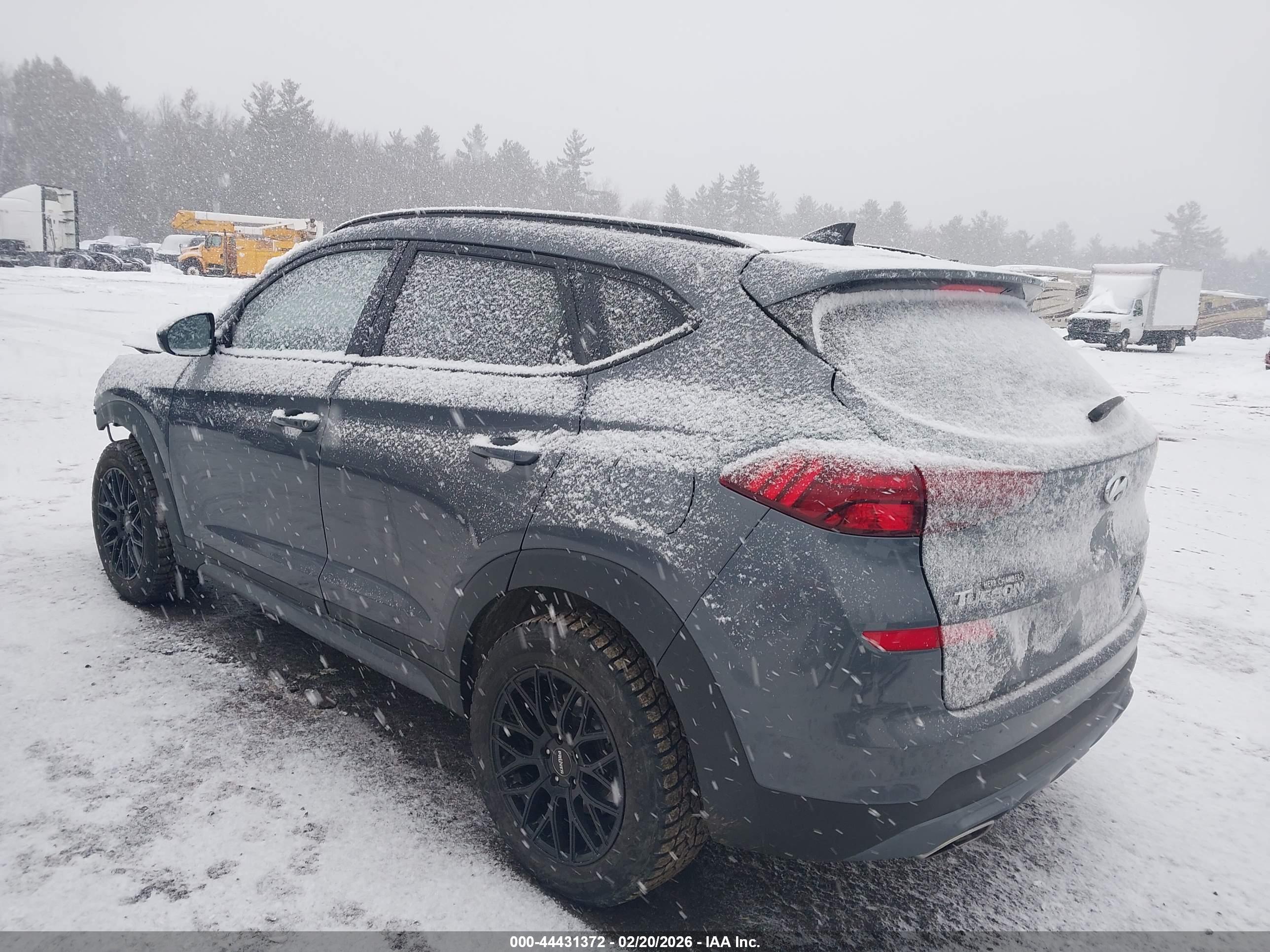HYUNDAI TUCSON image 3