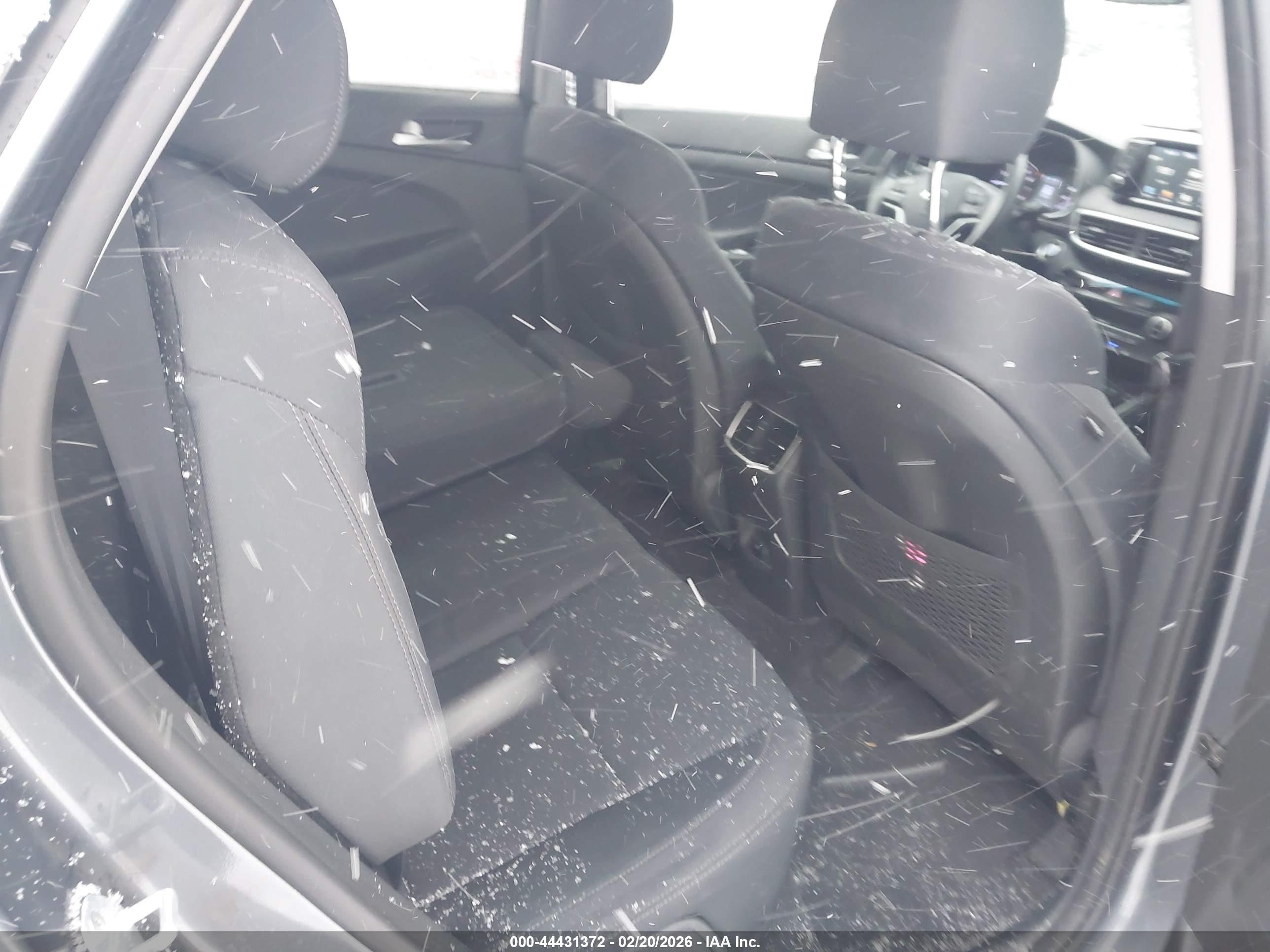 HYUNDAI TUCSON image 8