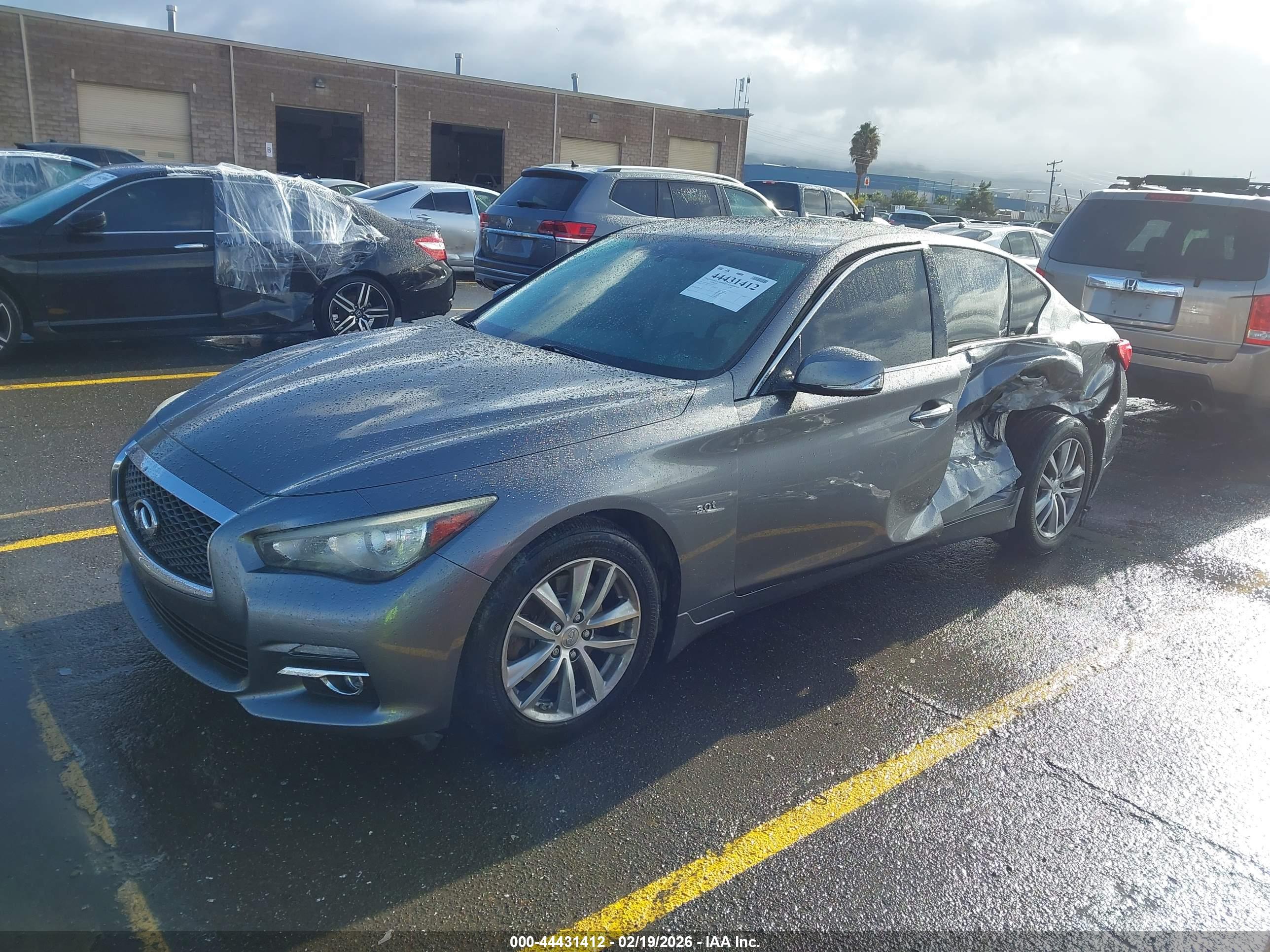 INFINITI Q50 image 2