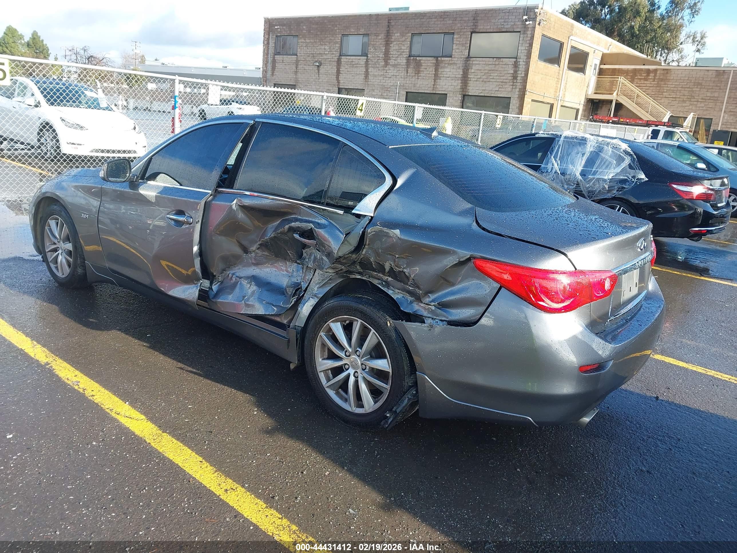 INFINITI Q50 image 3