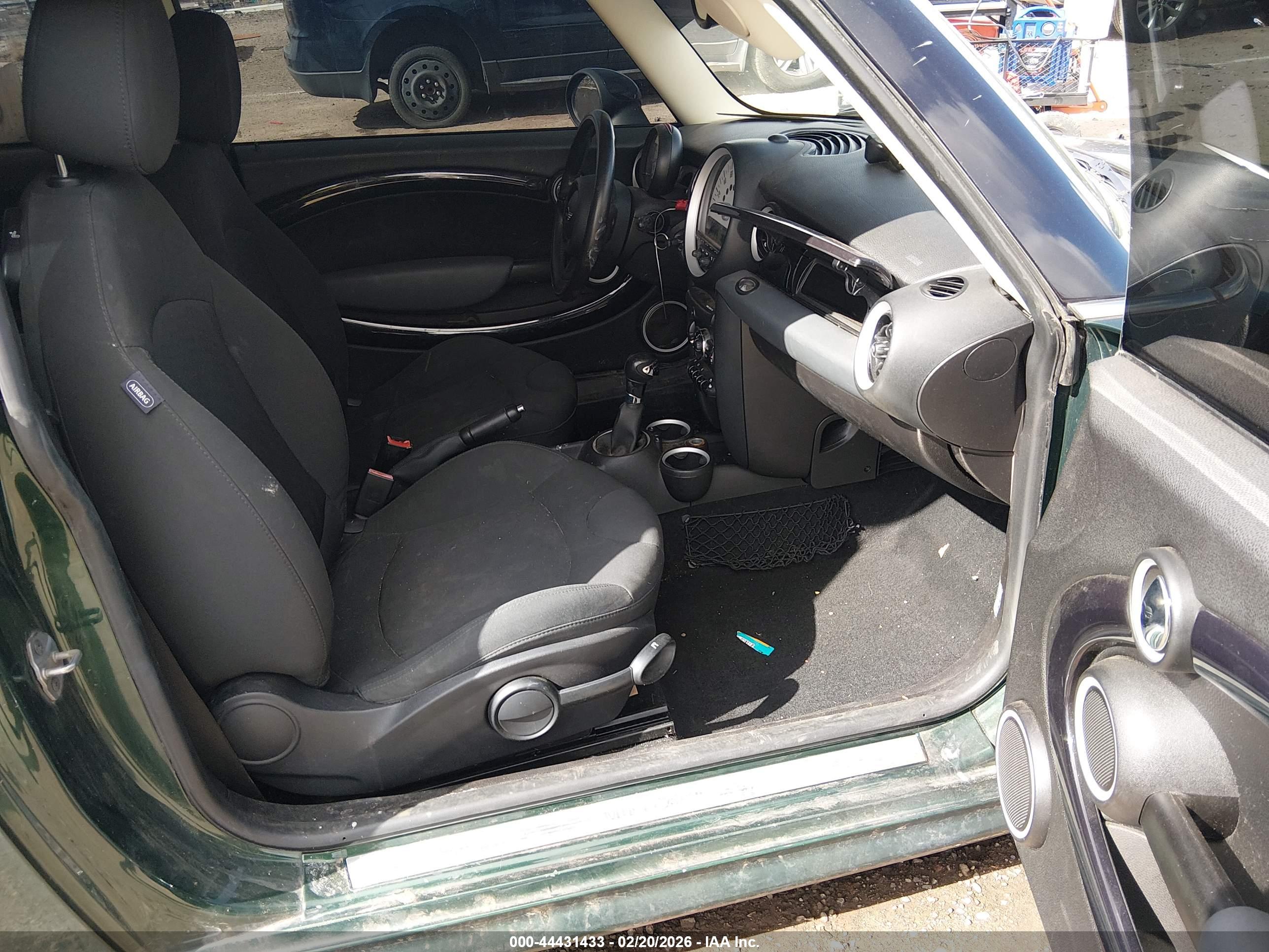 MINI COOPER image 5