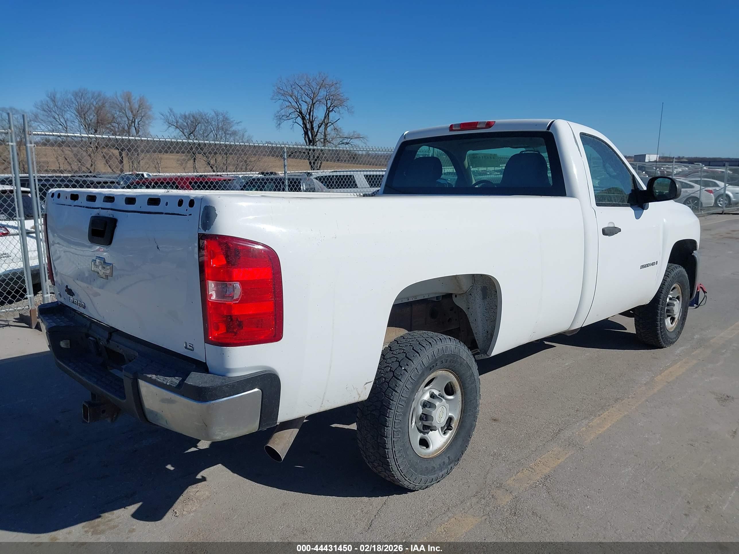 CHEVROLET SILVERADO image 4