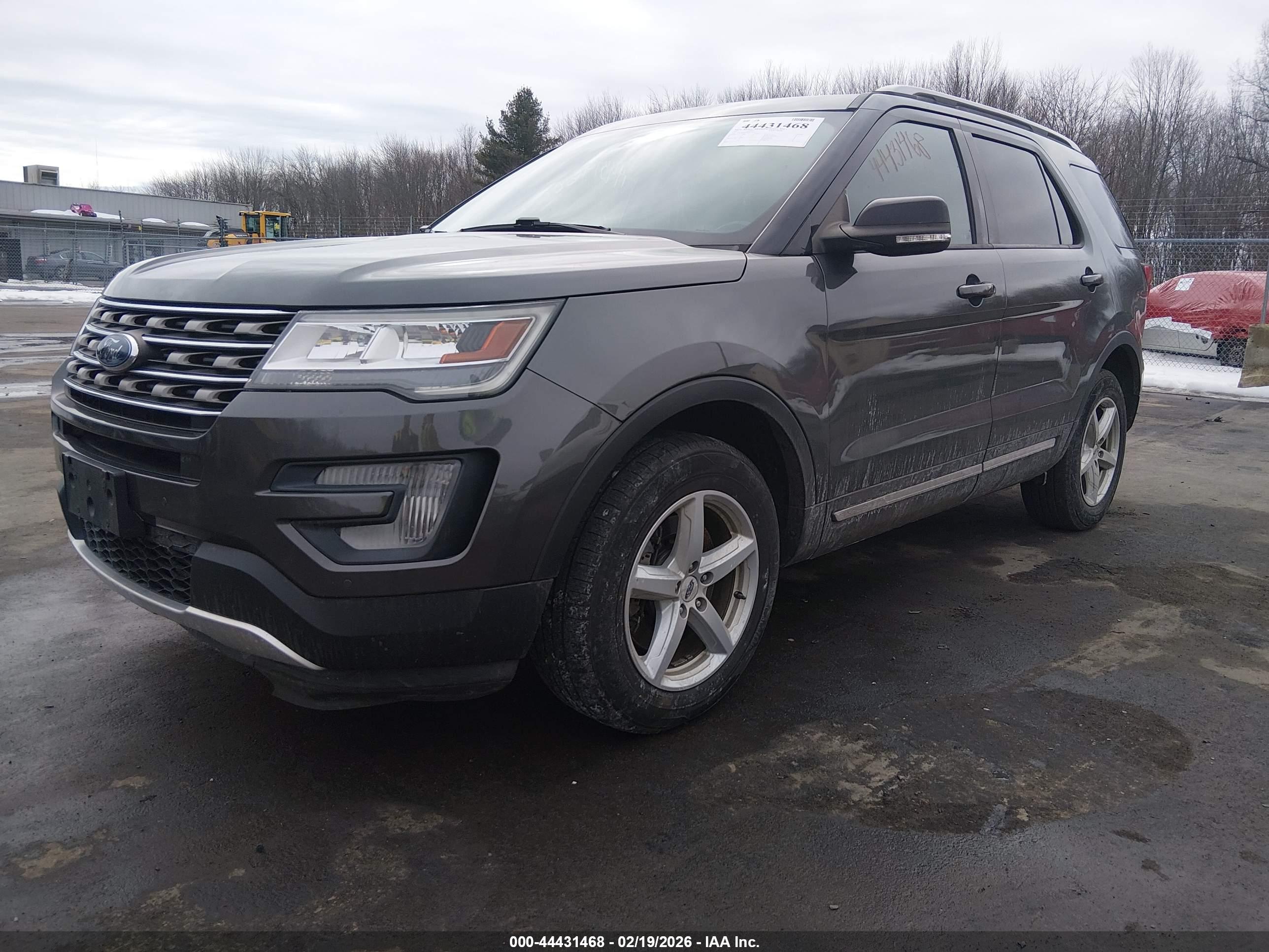 FORD EXPLORER image 2