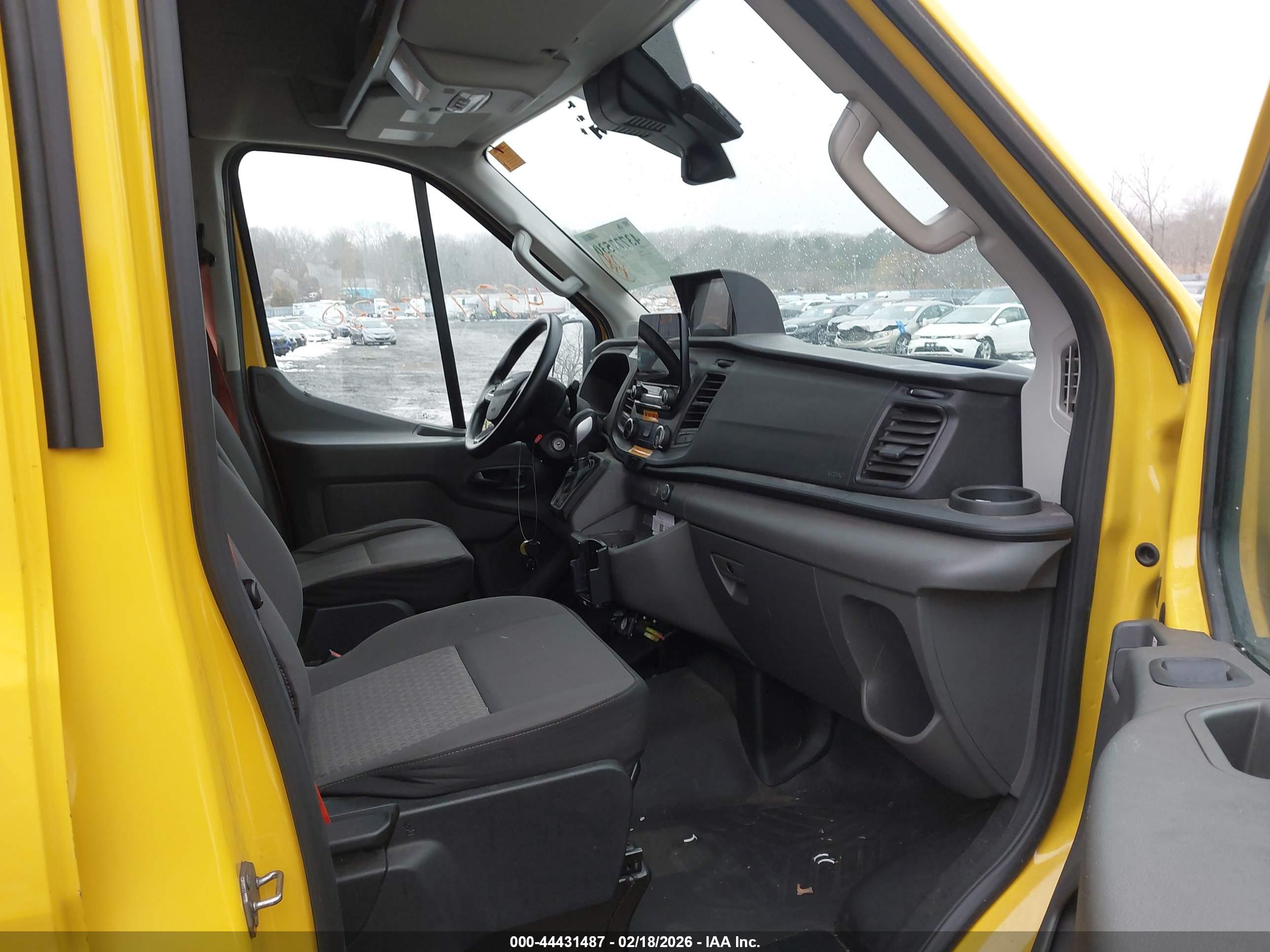 FORD TRANSIT-350 image 8