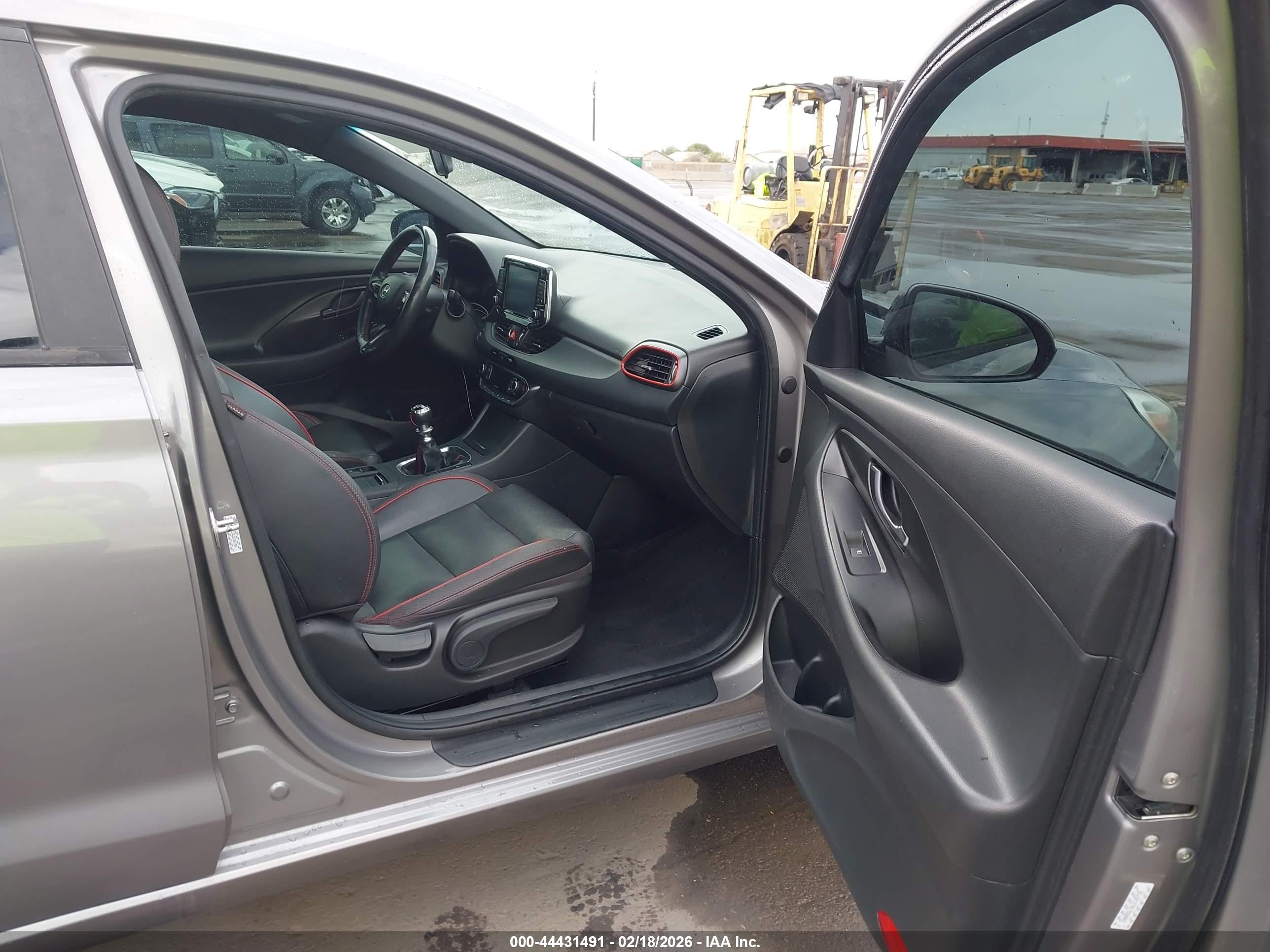 HYUNDAI ELANTRA image 5