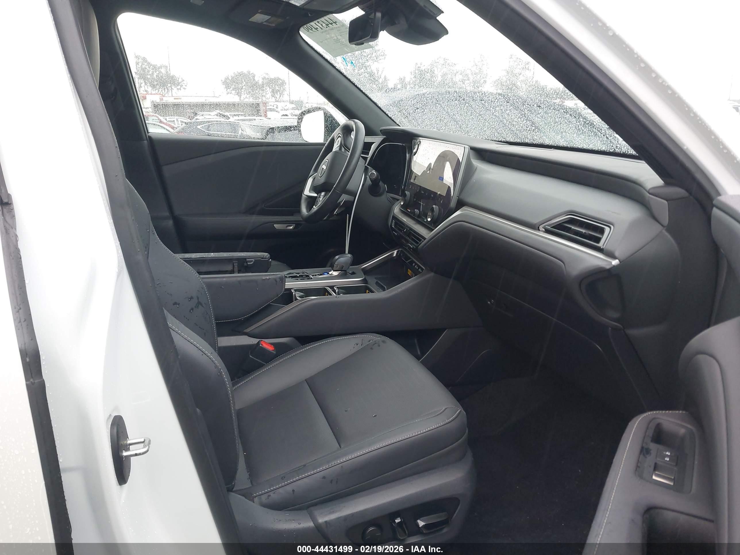LEXUS TX image 5