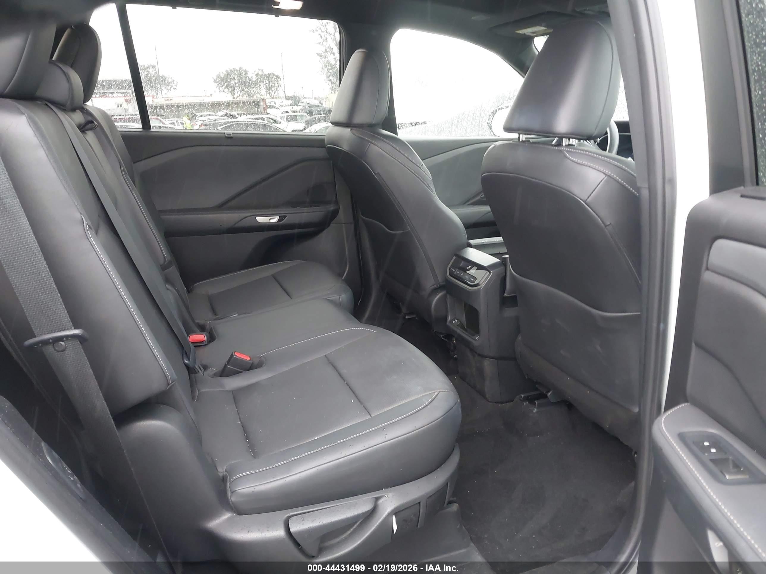 LEXUS TX image 8