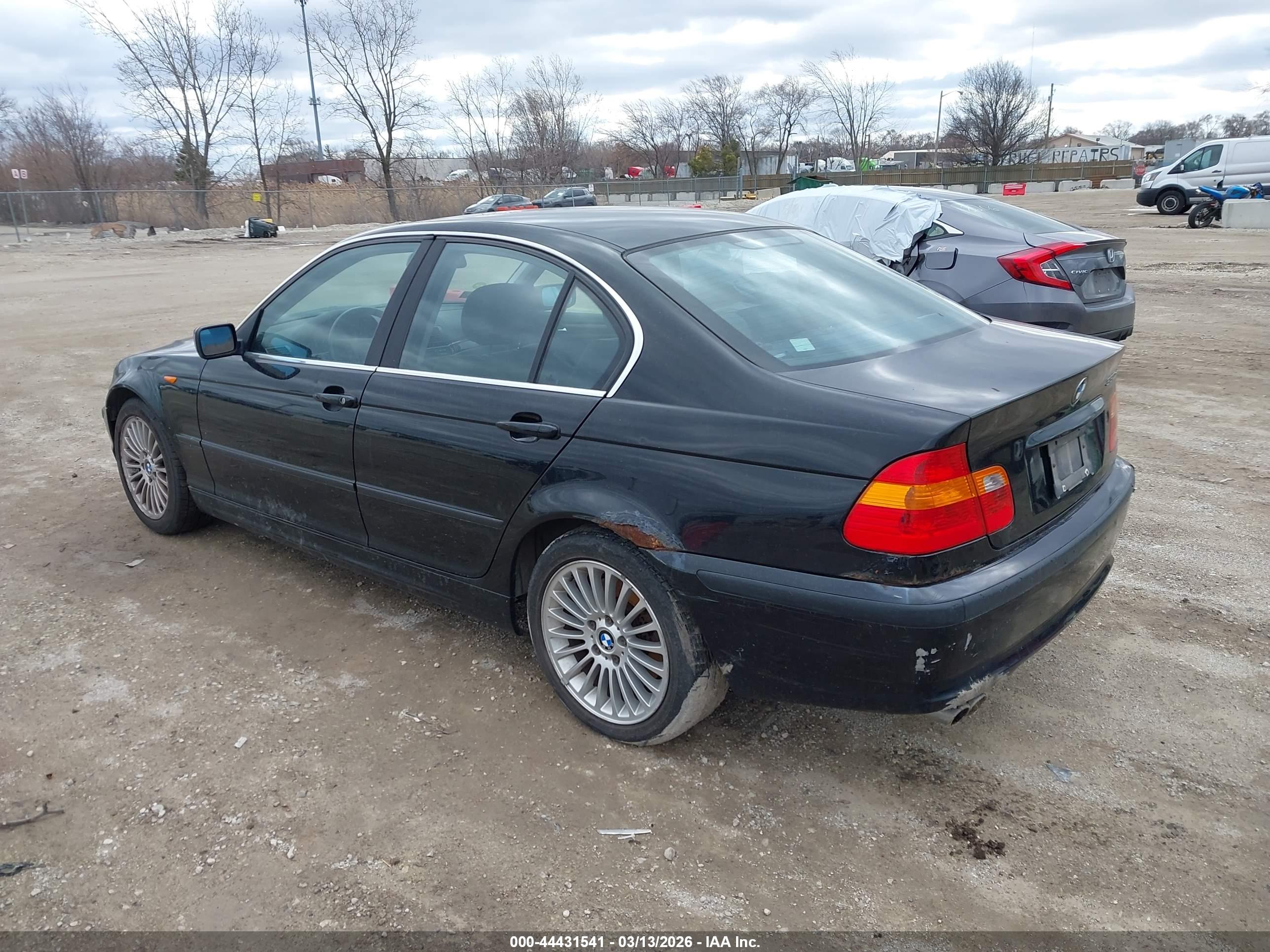 BMW 330XI image 3