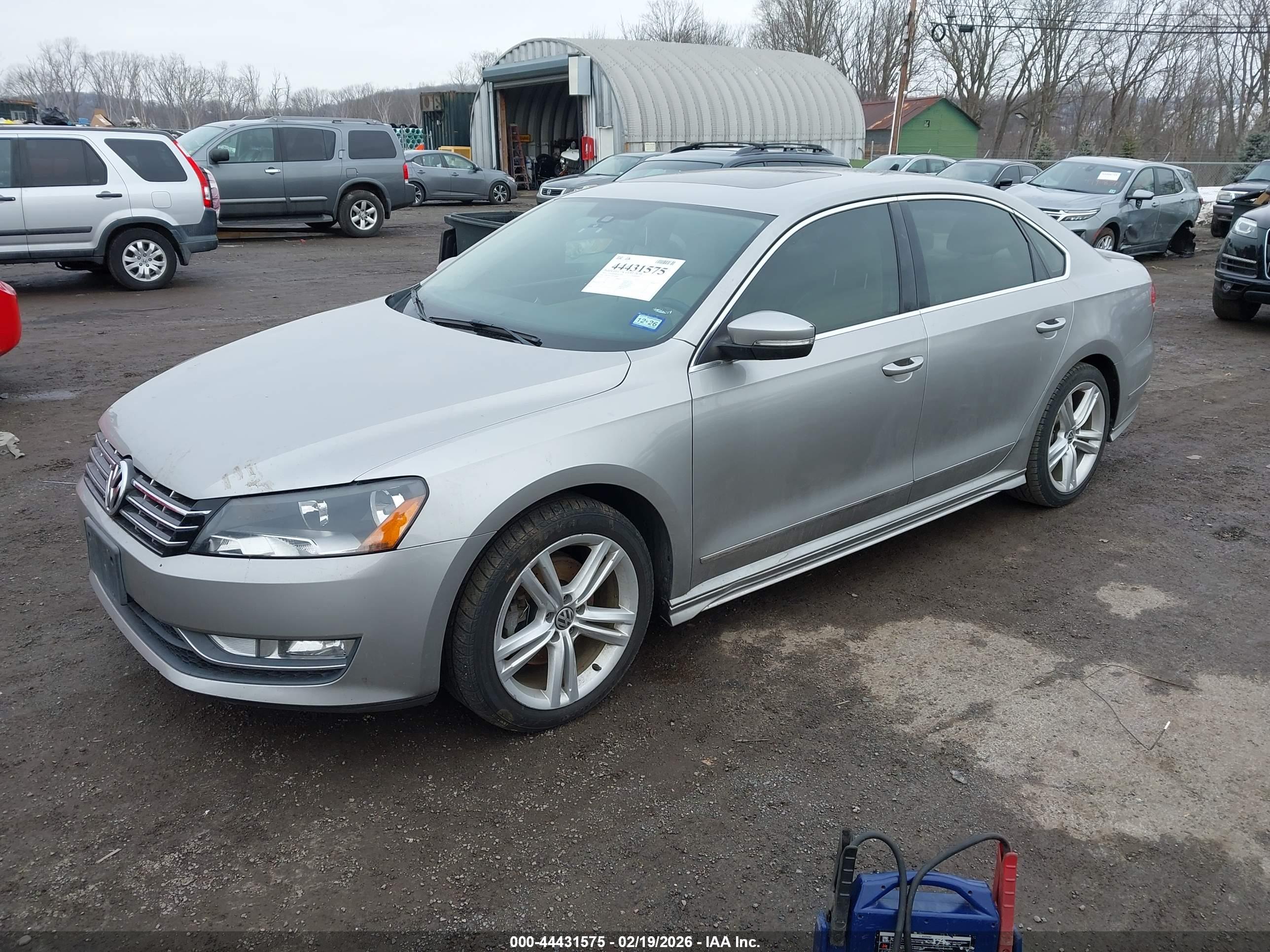 VOLKSWAGEN PASSAT image 2