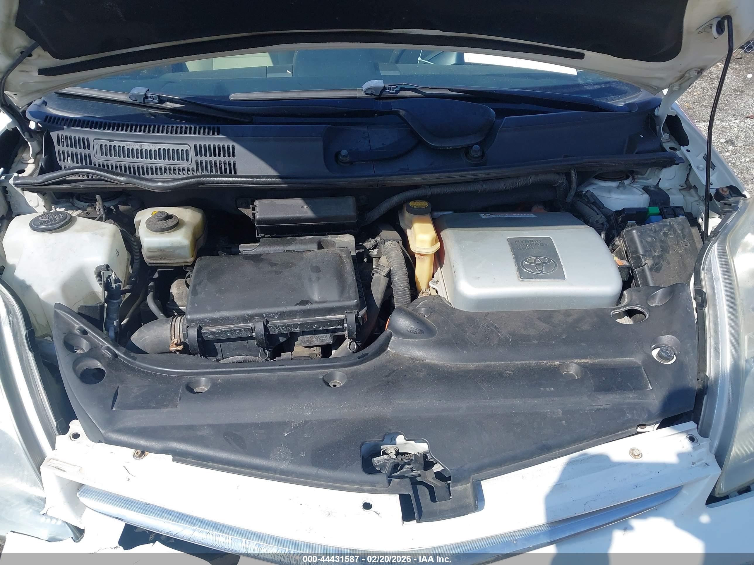 TOYOTA PRIUS image 10