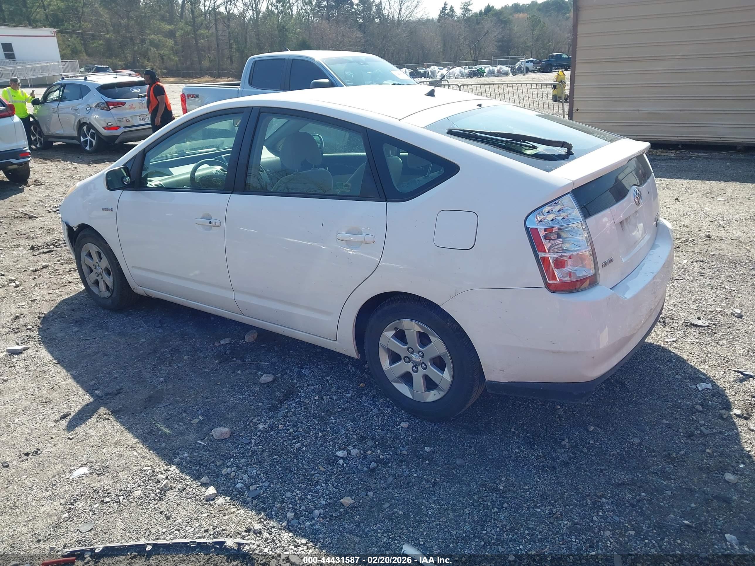 TOYOTA PRIUS image 3