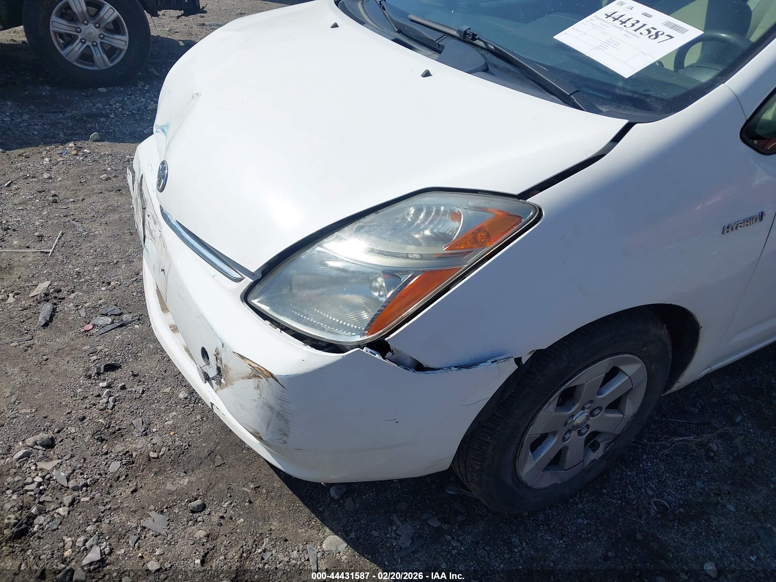 TOYOTA PRIUS image 6