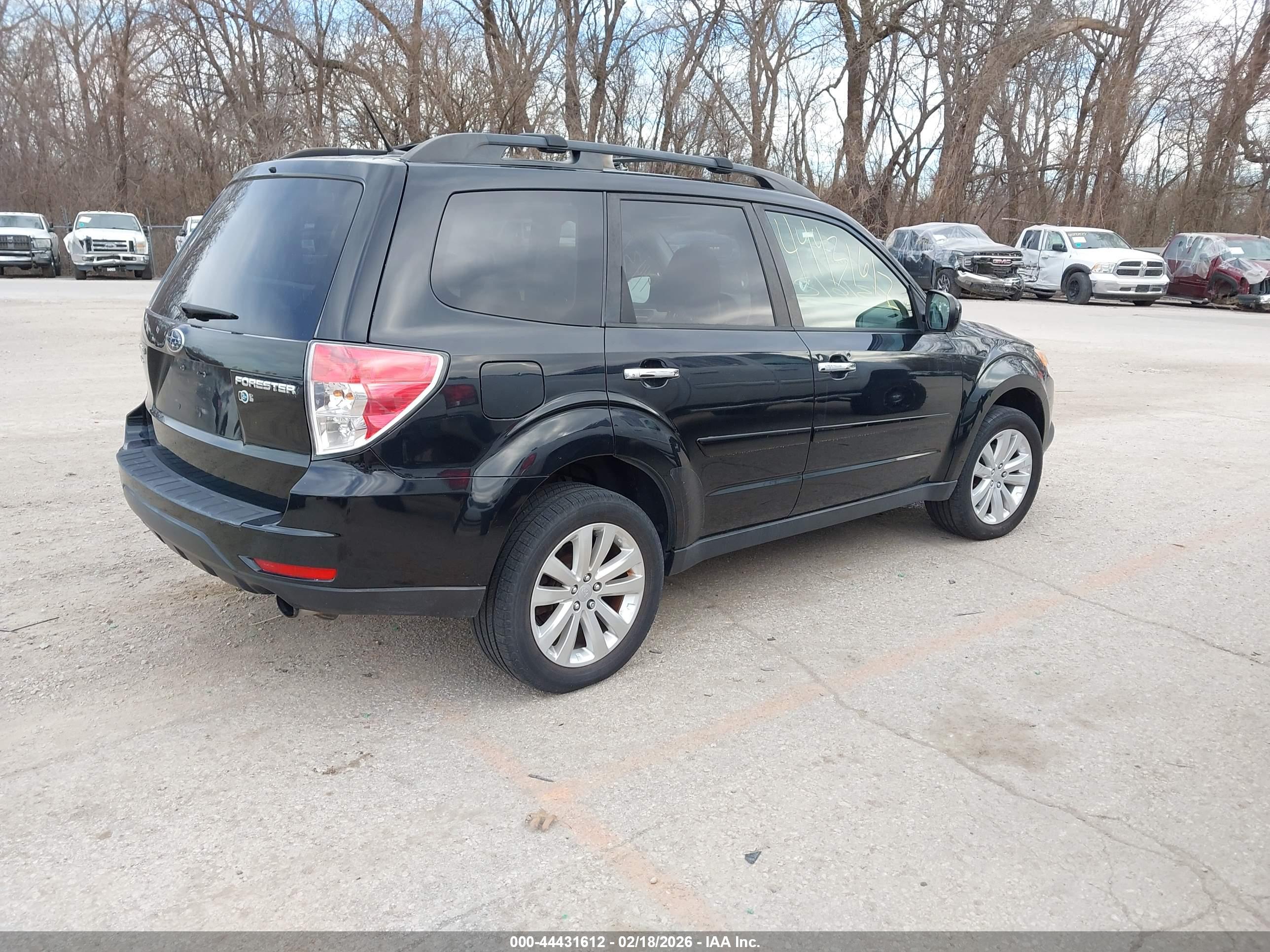 SUBARU FORESTER image 4