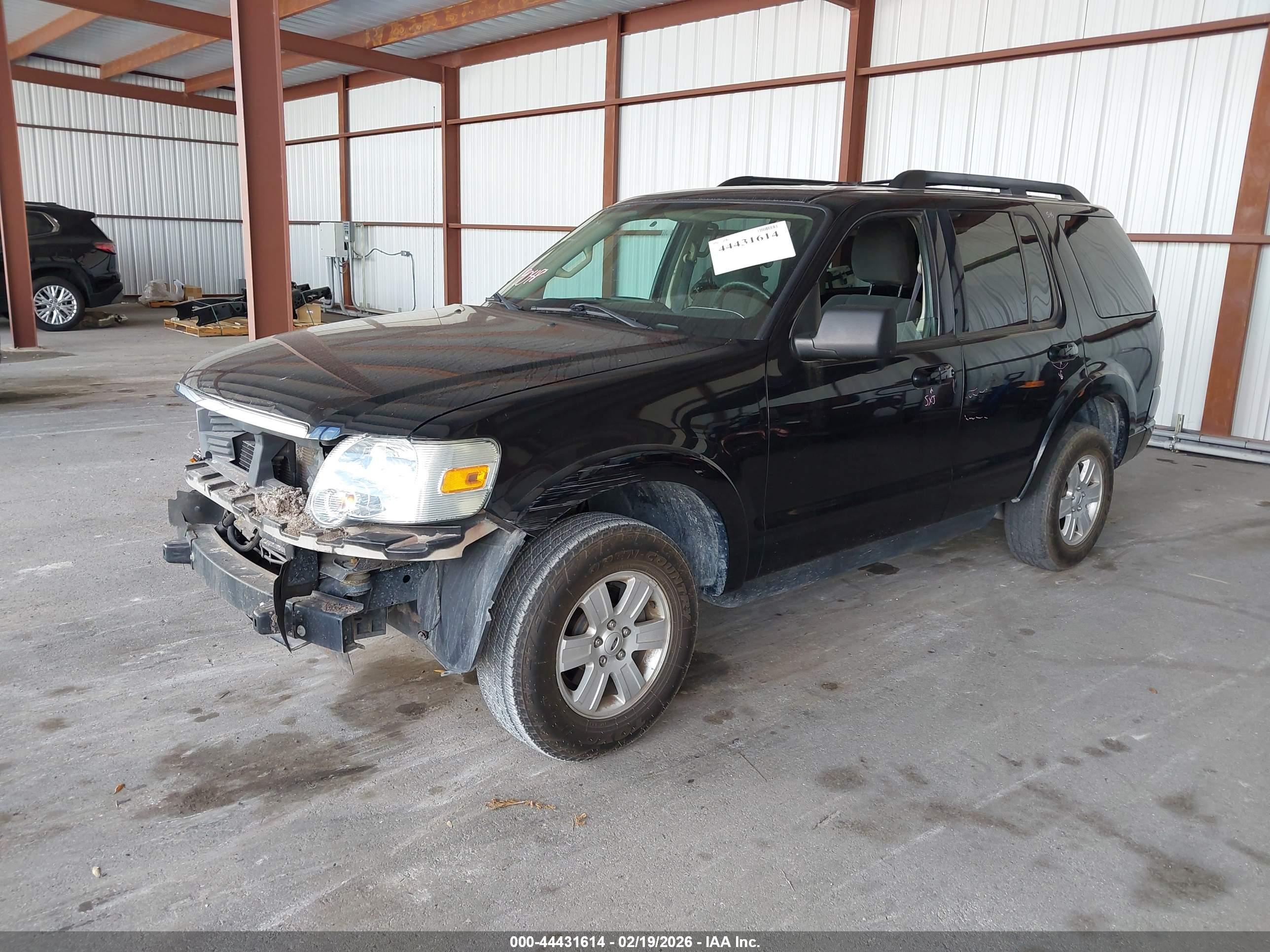 FORD EXPLORER image 2