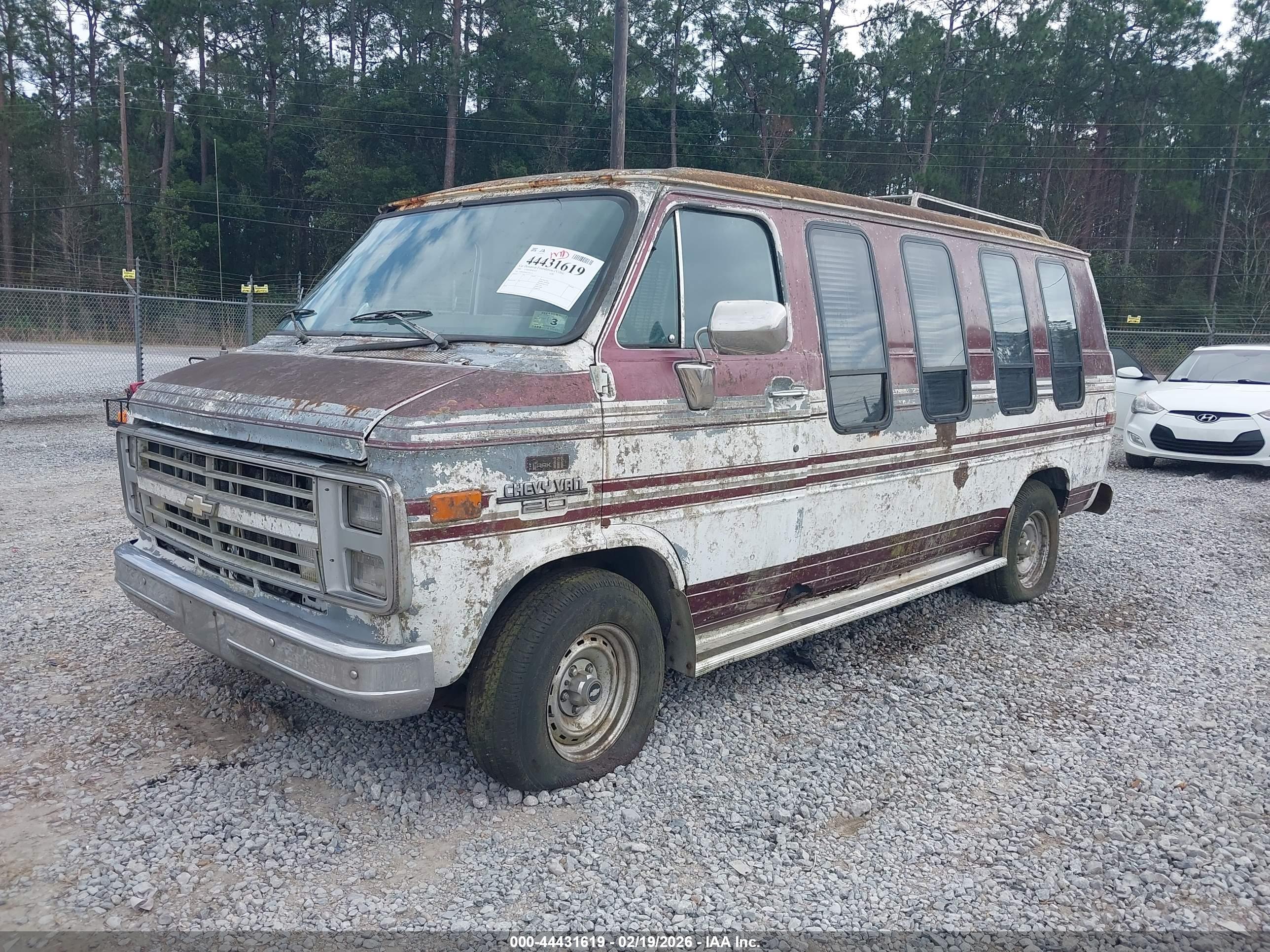 CHEVROLET G20 image 2