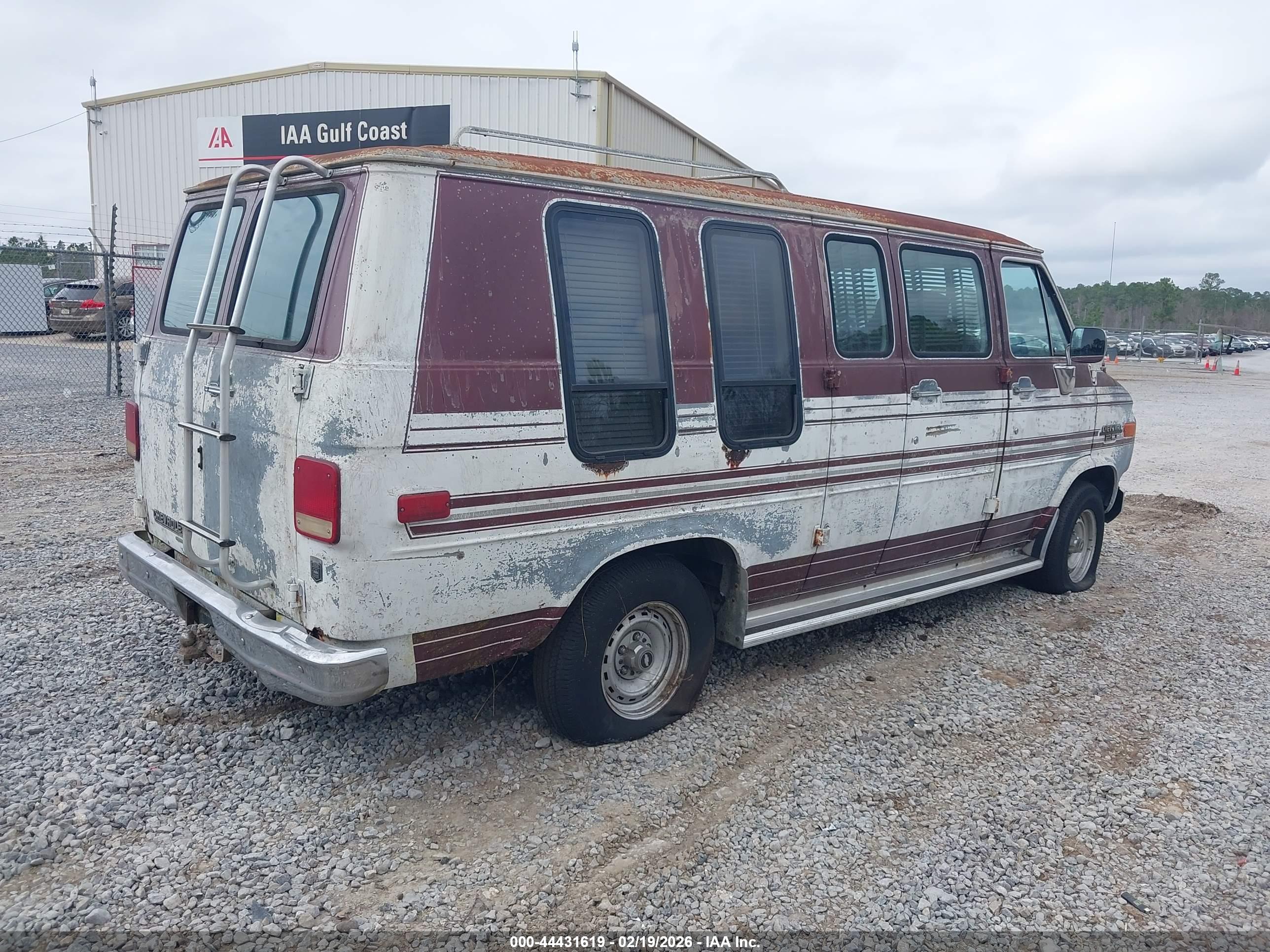 CHEVROLET G20 image 4