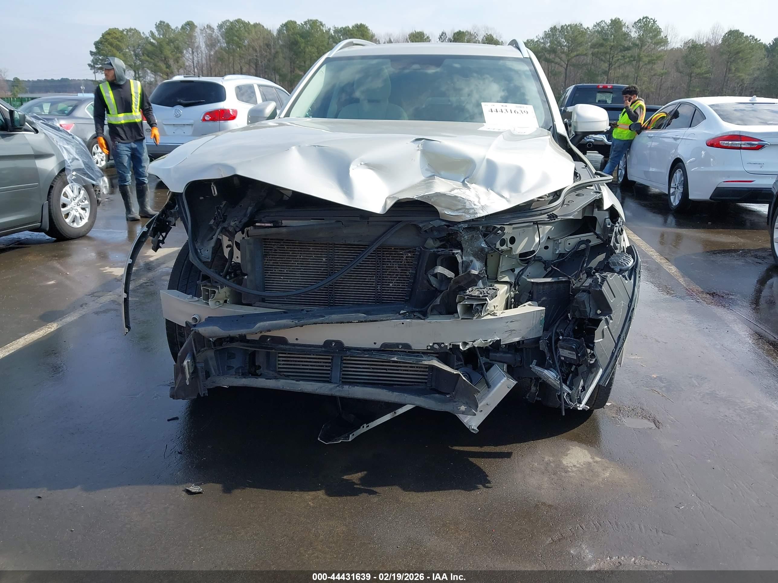VOLVO XC90 image 6