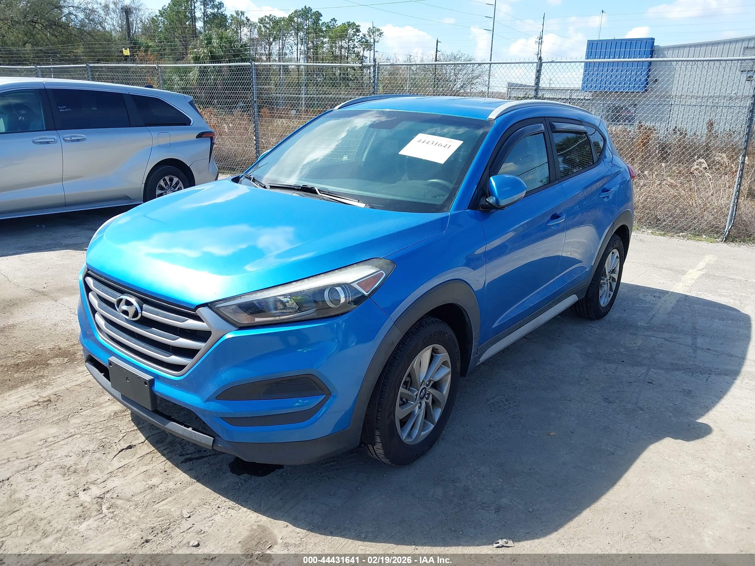 HYUNDAI TUCSON image 2