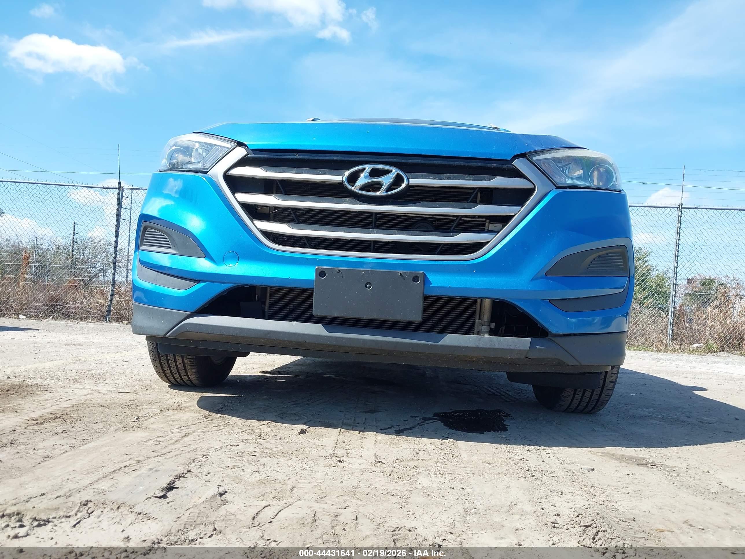 HYUNDAI TUCSON image 6