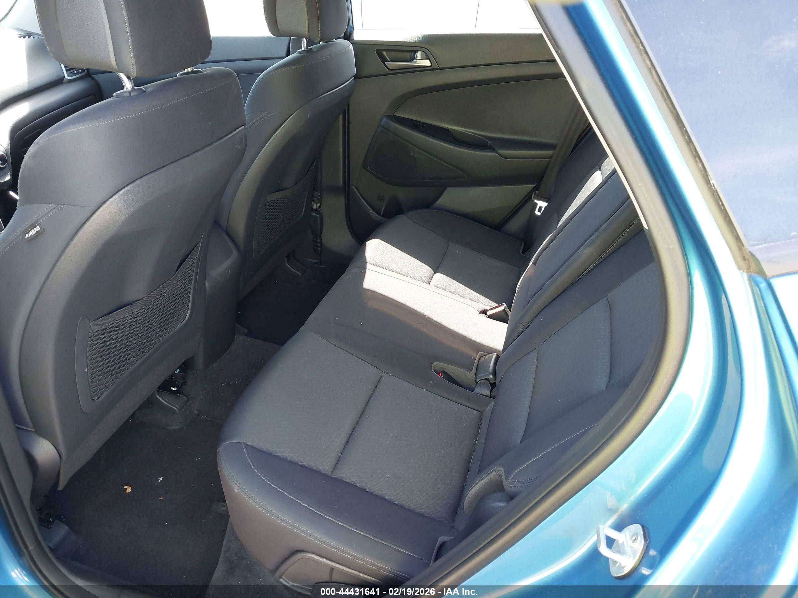 HYUNDAI TUCSON image 8