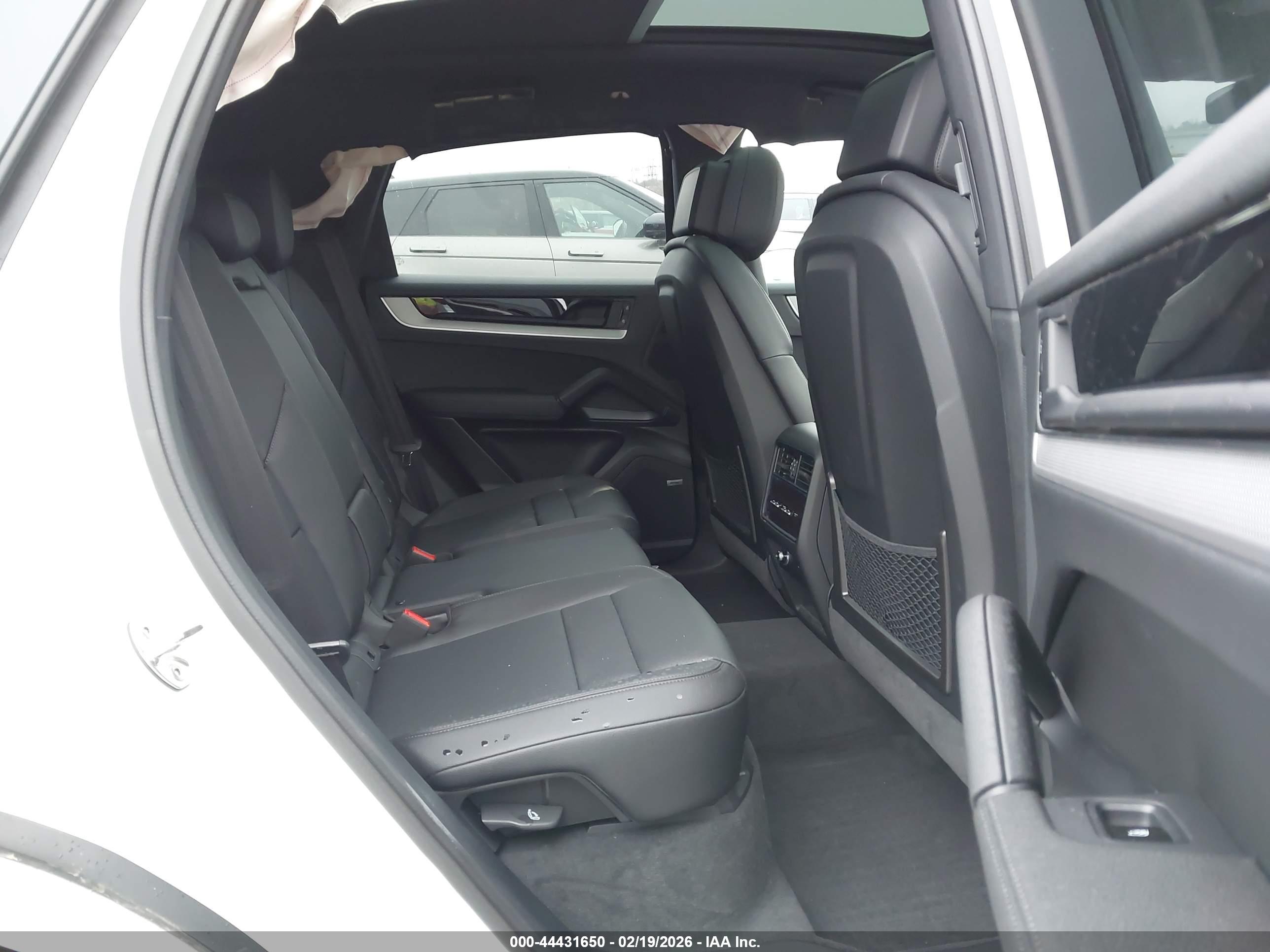PORSCHE CAYENNE image 8