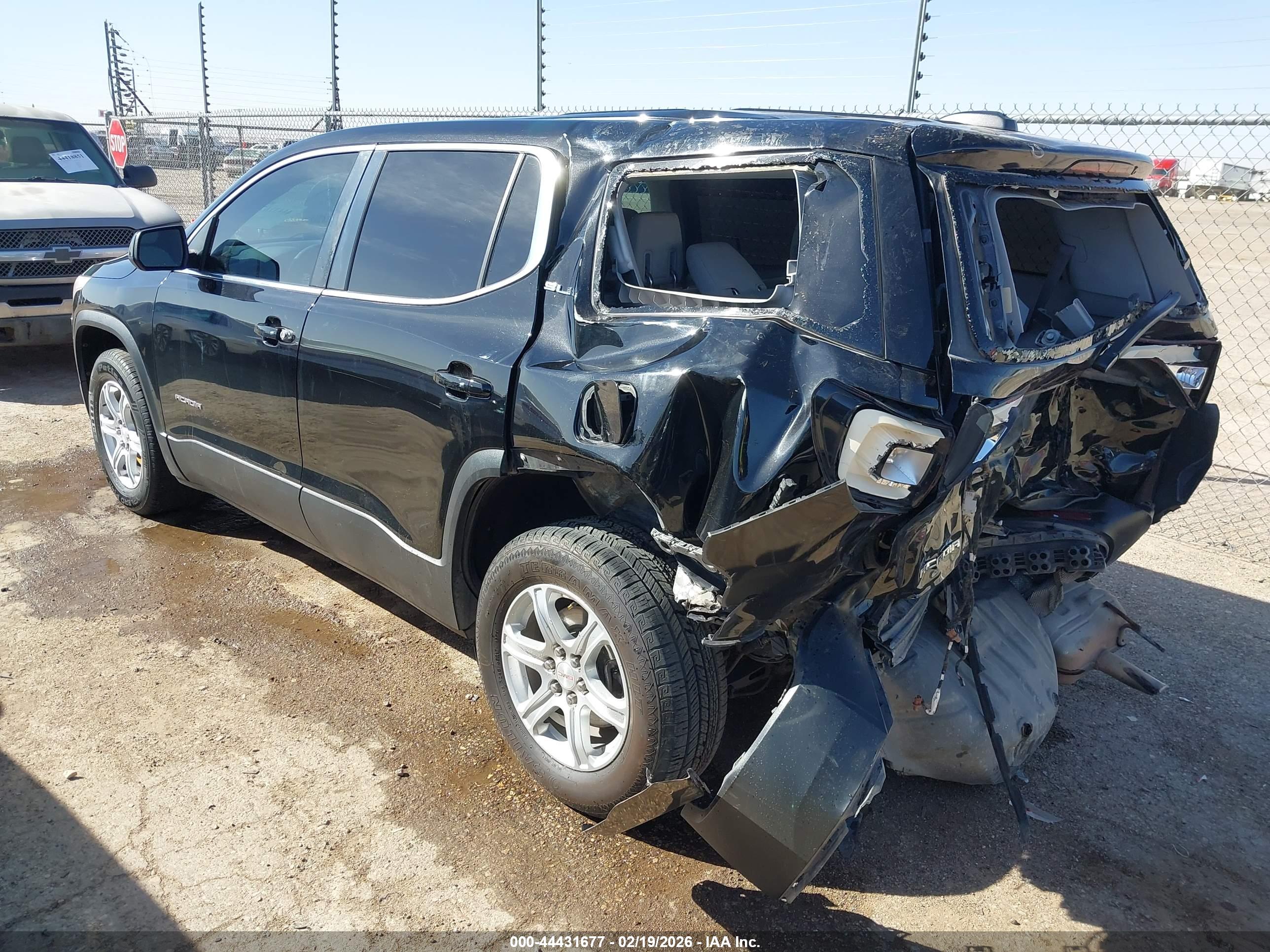 GMC ACADIA image 3