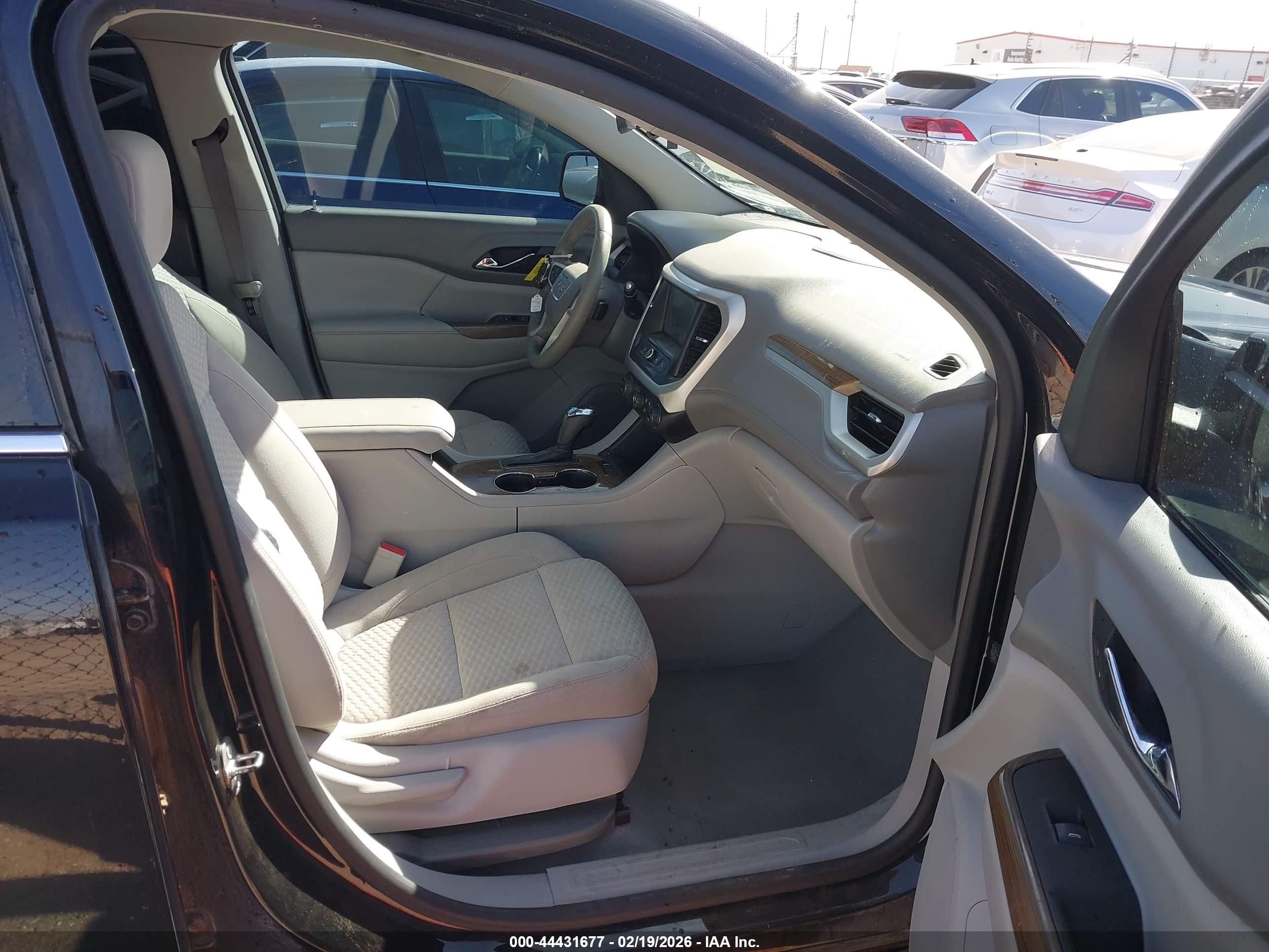 GMC ACADIA image 5