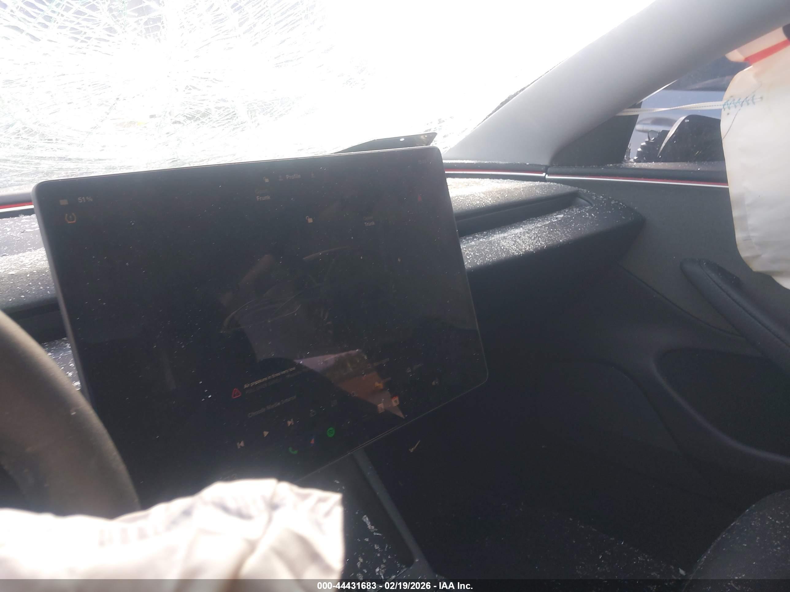 TESLA MODEL image 7