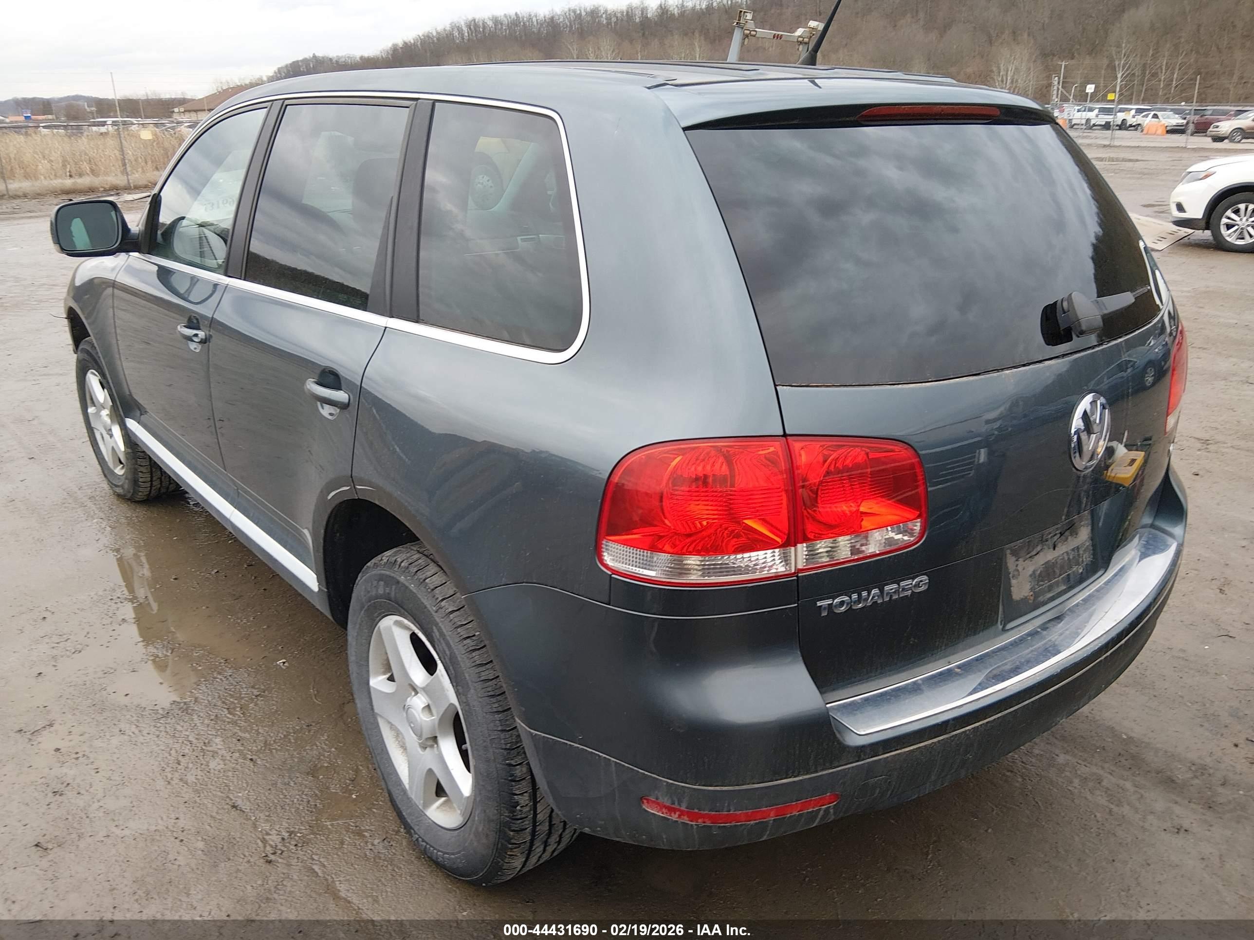 VOLKSWAGEN TOUAREG image 3