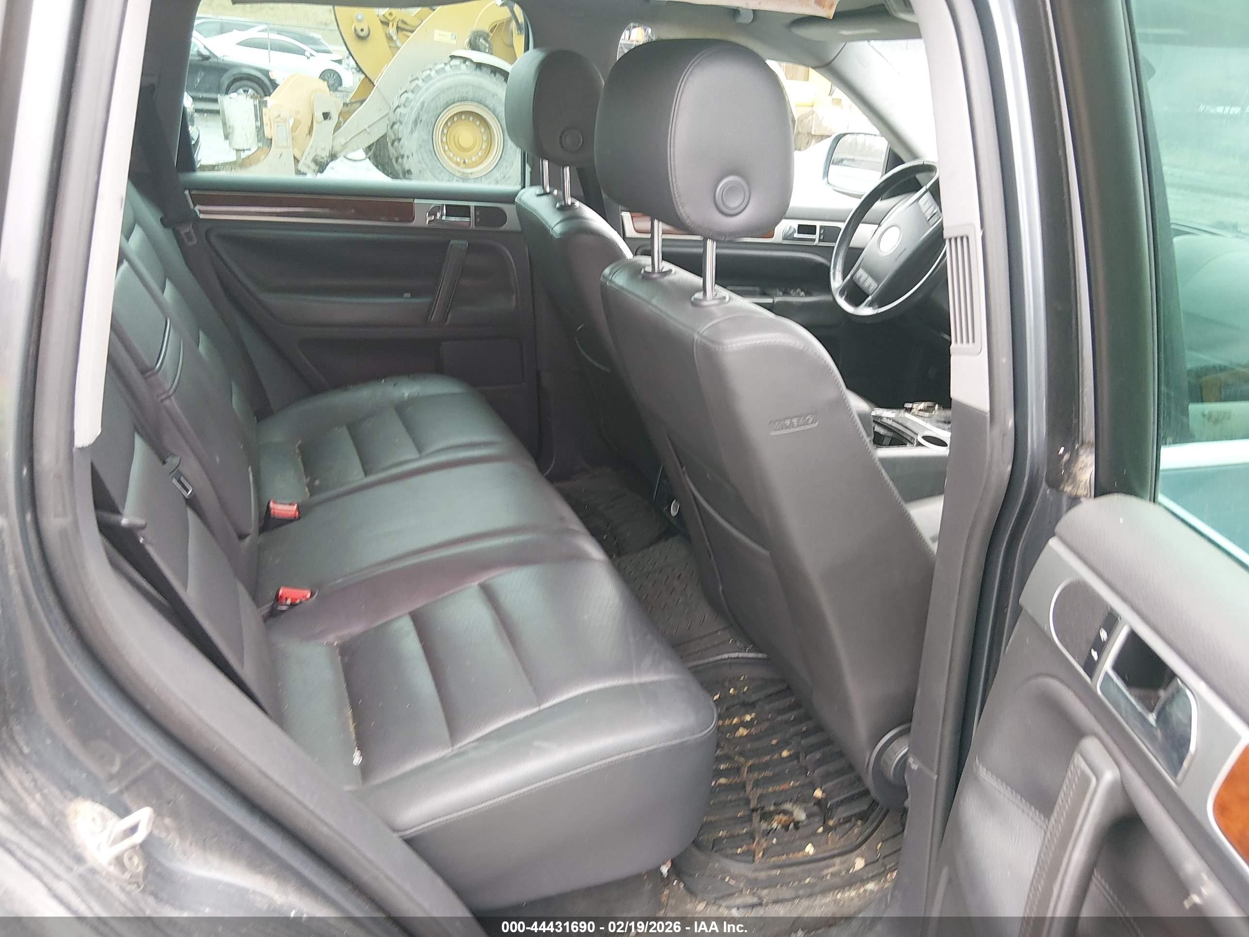 VOLKSWAGEN TOUAREG image 8