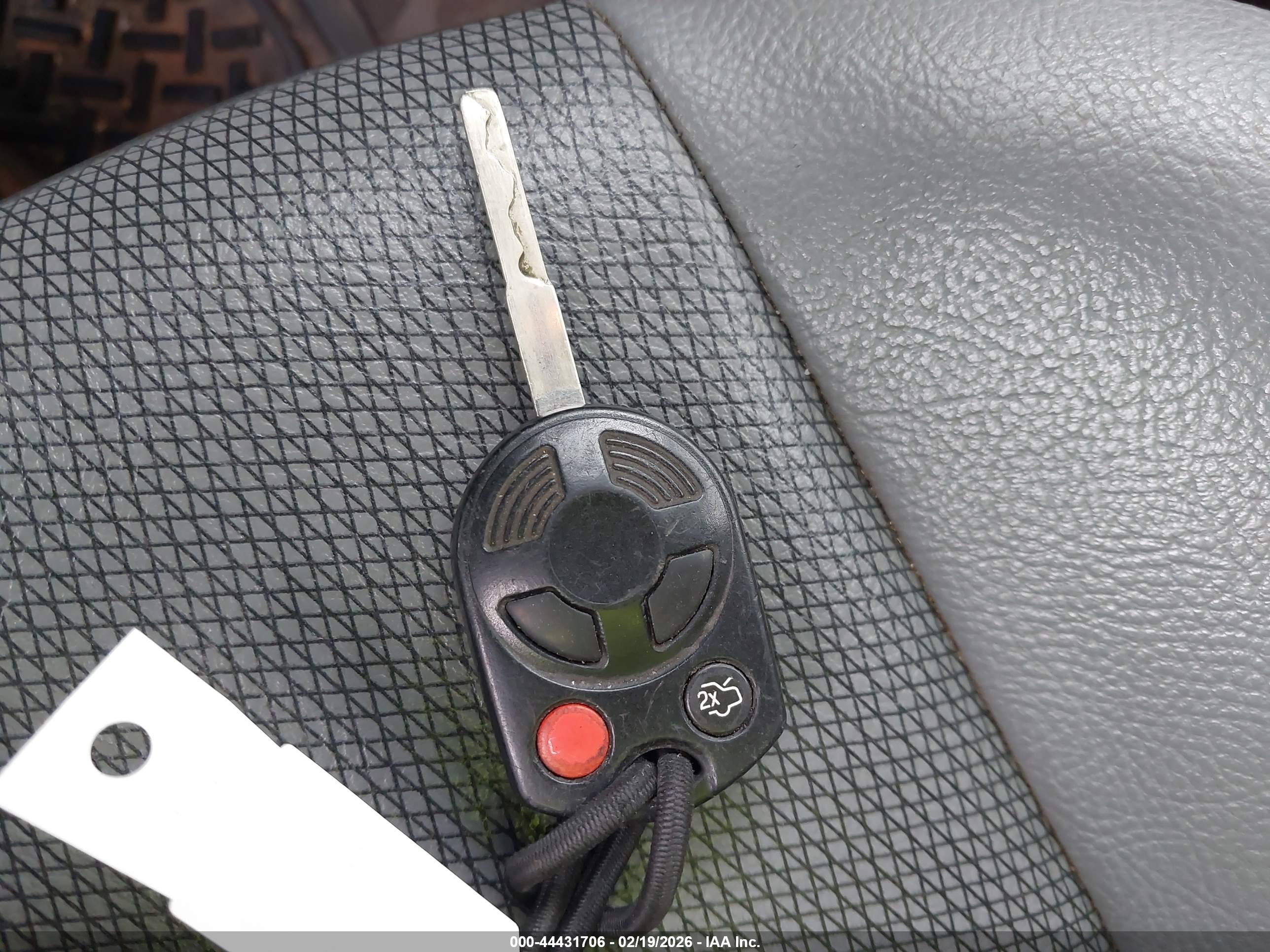 FORD TRANSIT image 11