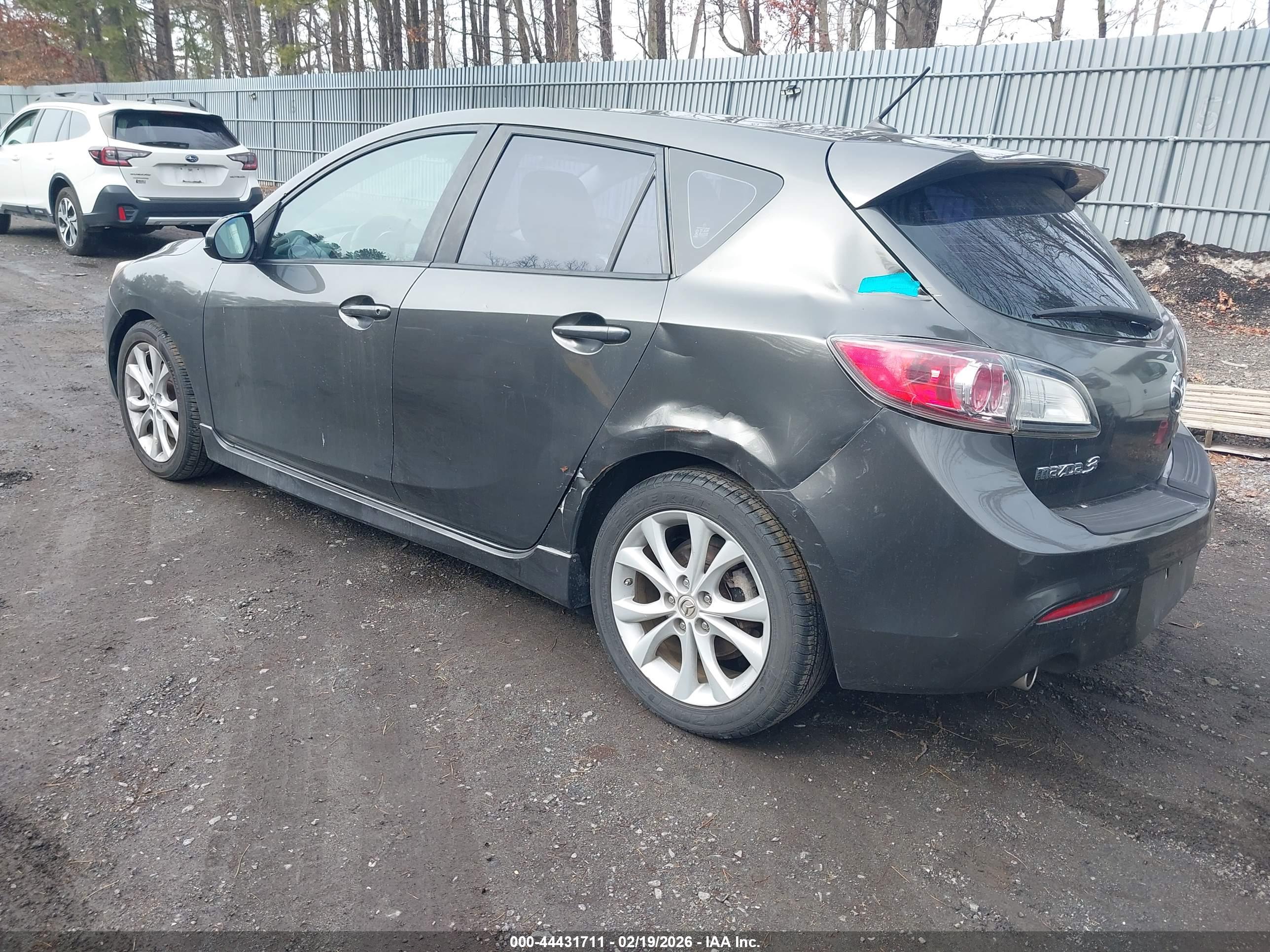 MAZDA MAZDA3 image 3