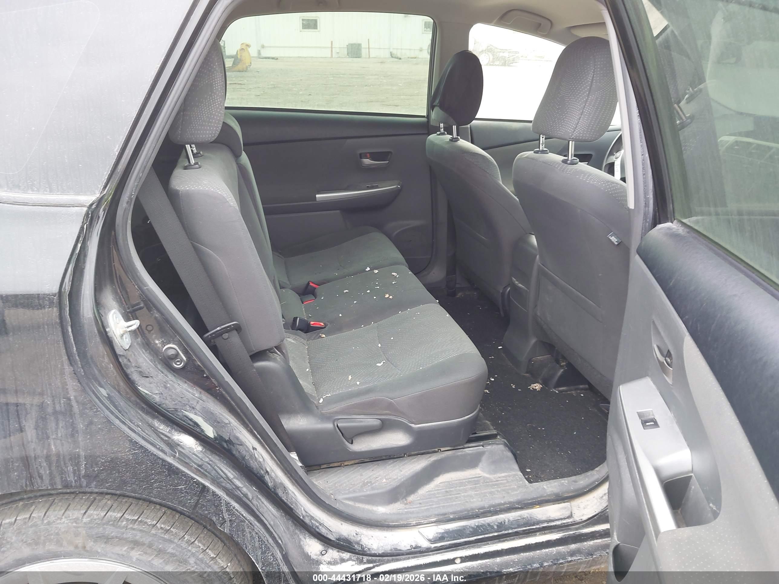TOYOTA PRIUS image 8